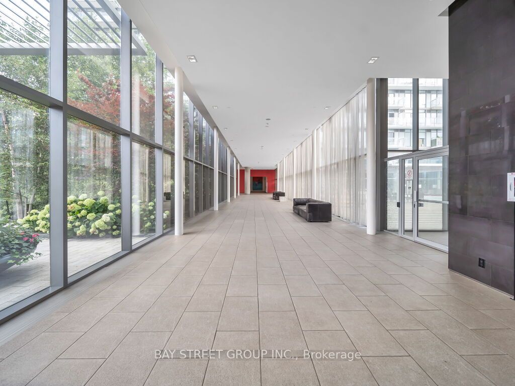 105 The Queensway Avenue 1501, Toronto, ON M6G 5B5 photo 3