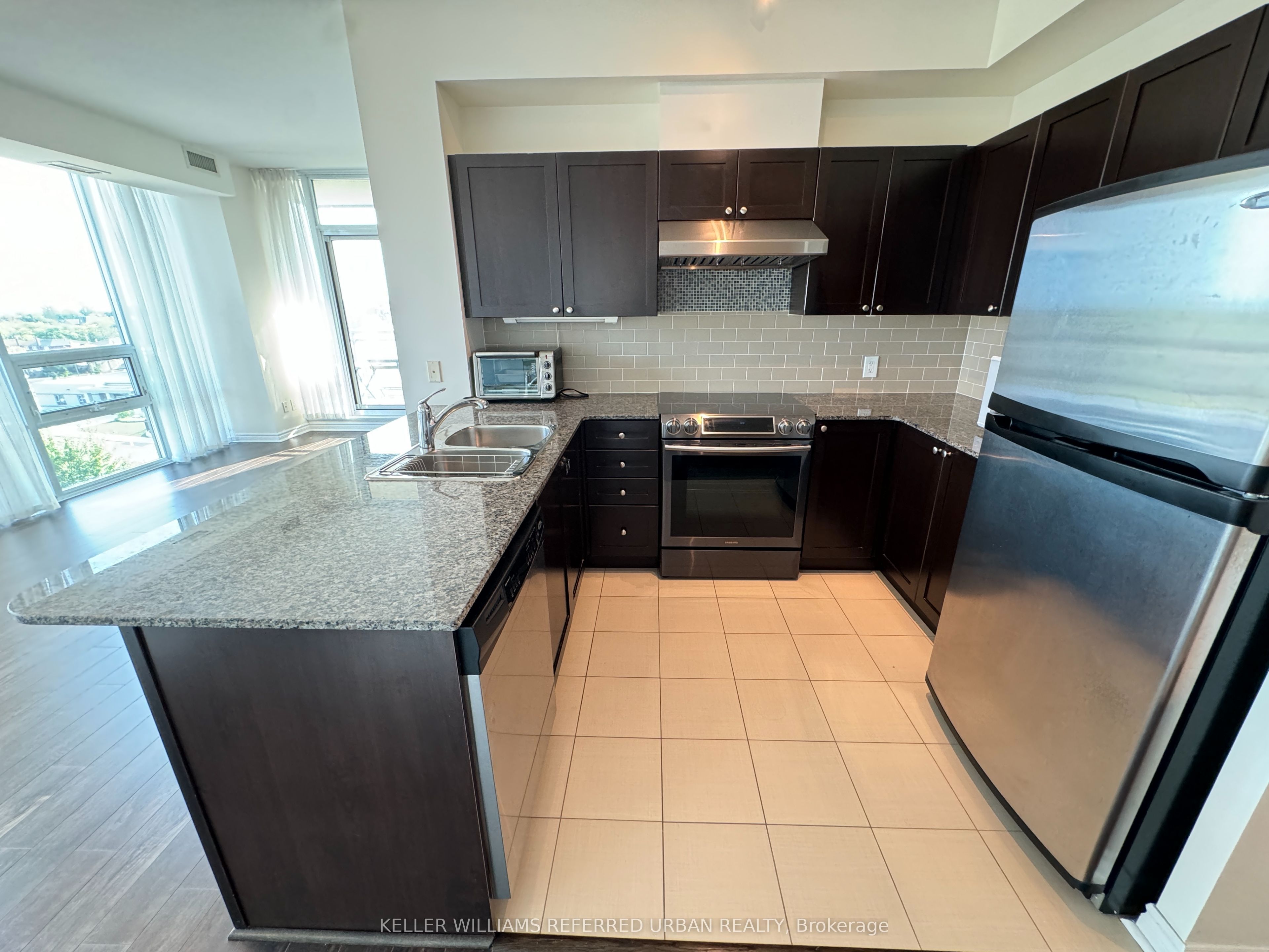 3525 Kariya Drive 702, Mississauga, ON L5B 0C2 photo 3