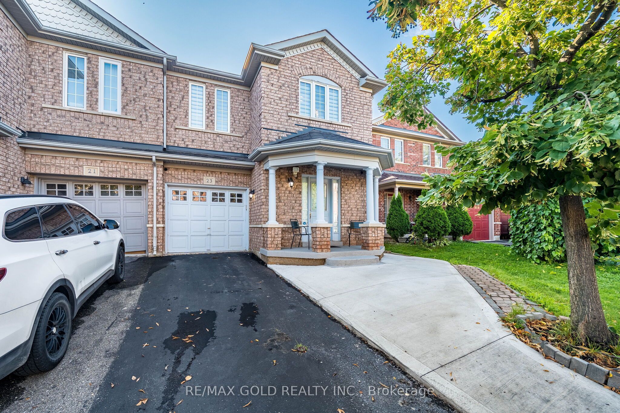 23 Ashmere Road, Brampton, ON L7A 1W9 photo 2