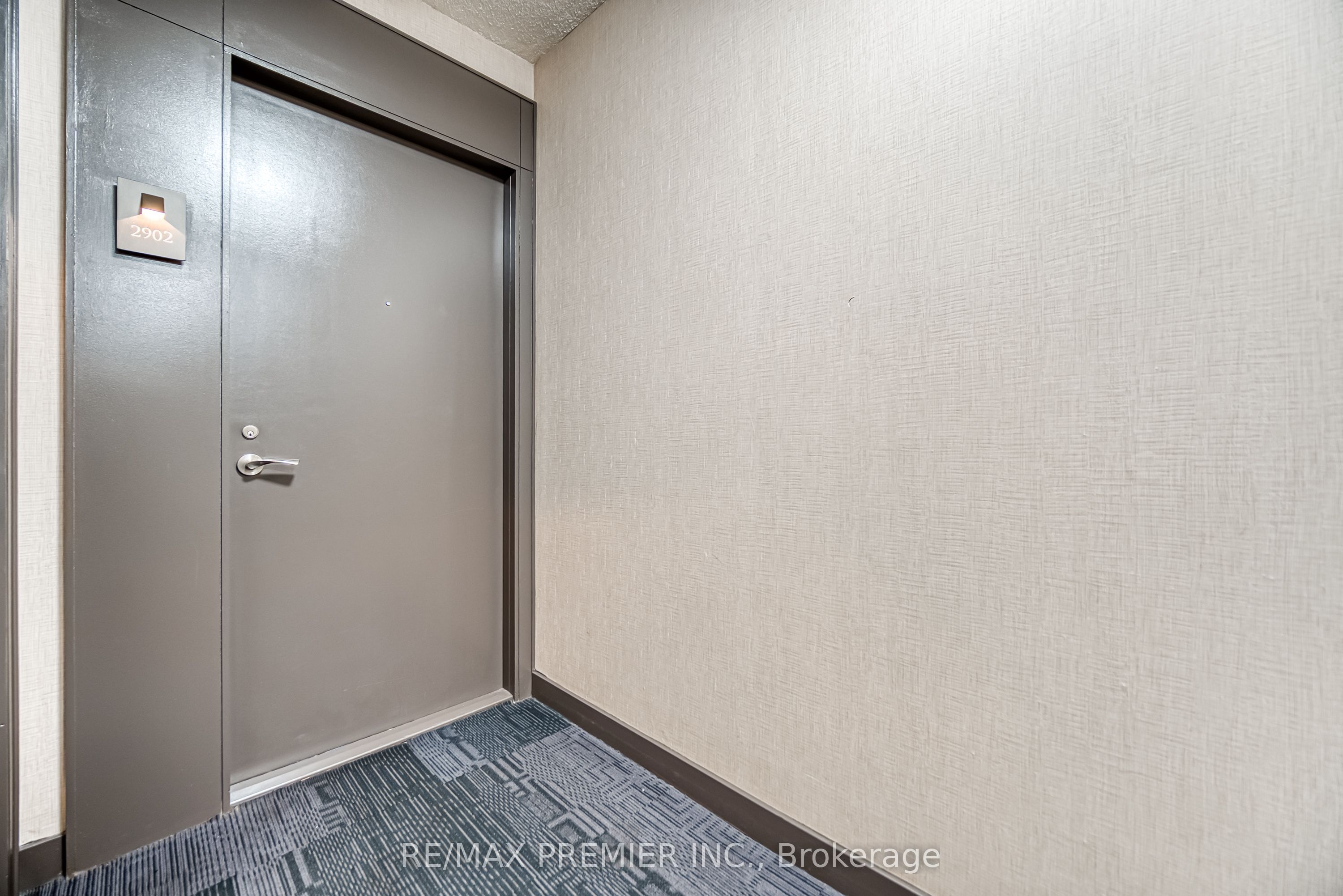 2230 Lakeshore Boulevard 2902, Toronto, ON M8V 0B2 photo 5