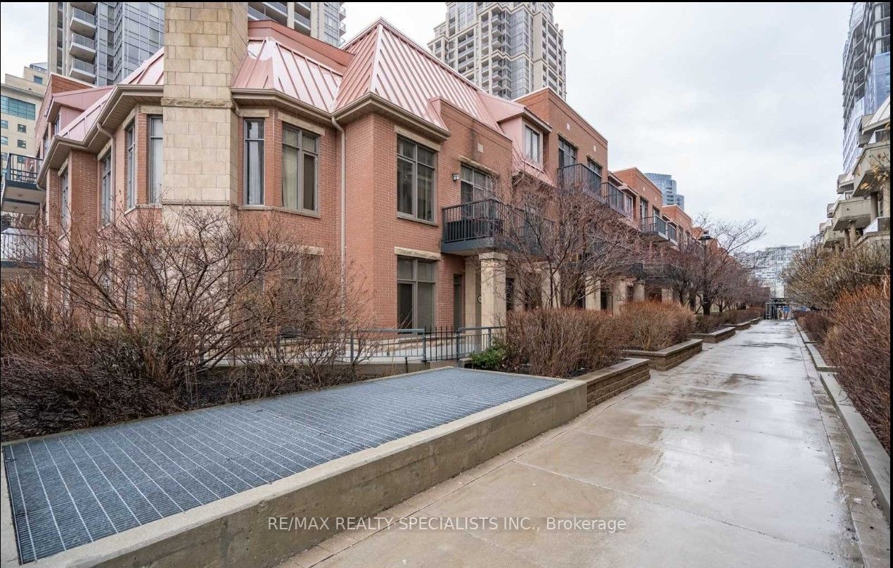 330 Princess Royal Drive 320, Mississauga, ON L5B 4P7