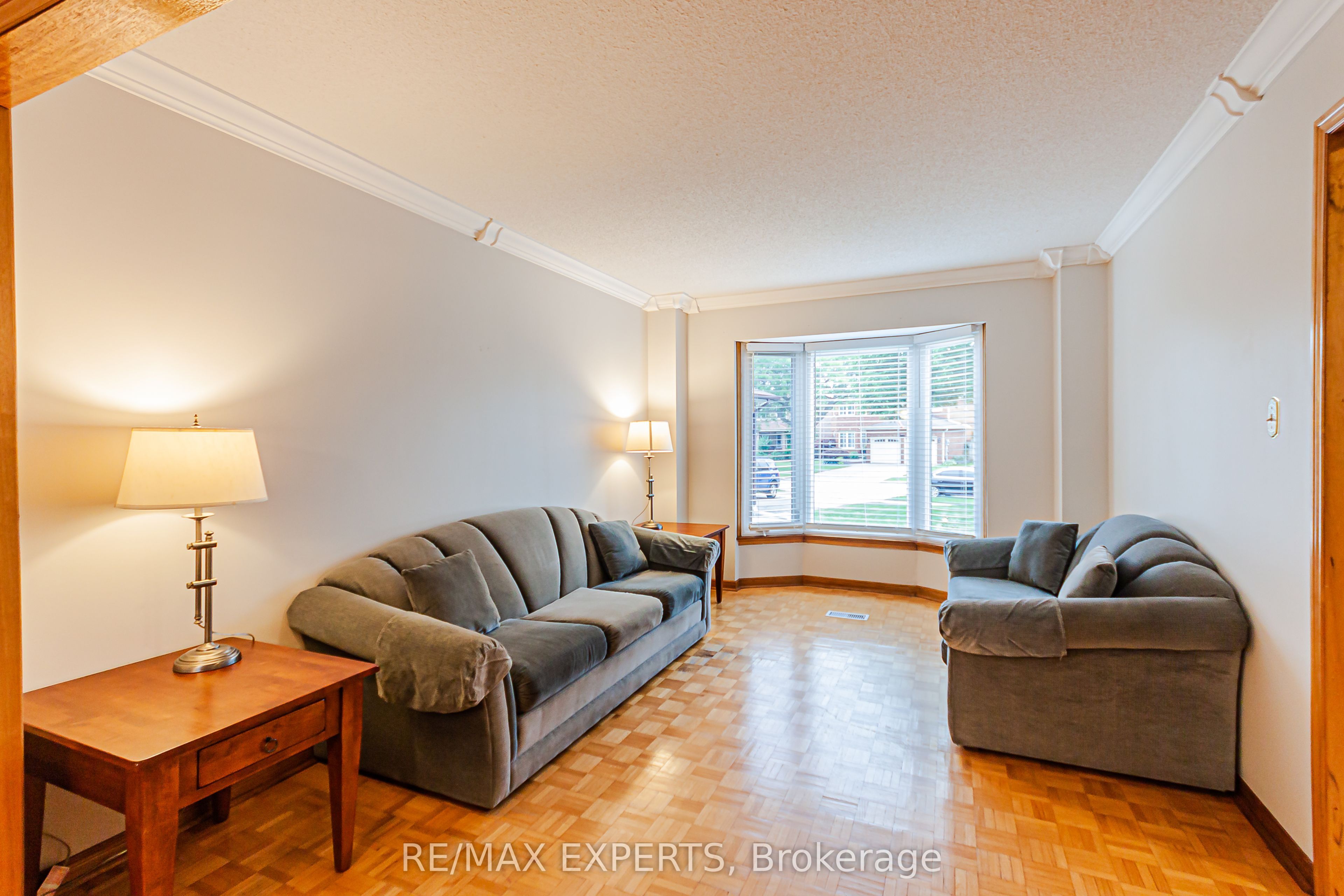 1343 Greenwood Crescent, Oakville, ON L6J 6V4 photo 5