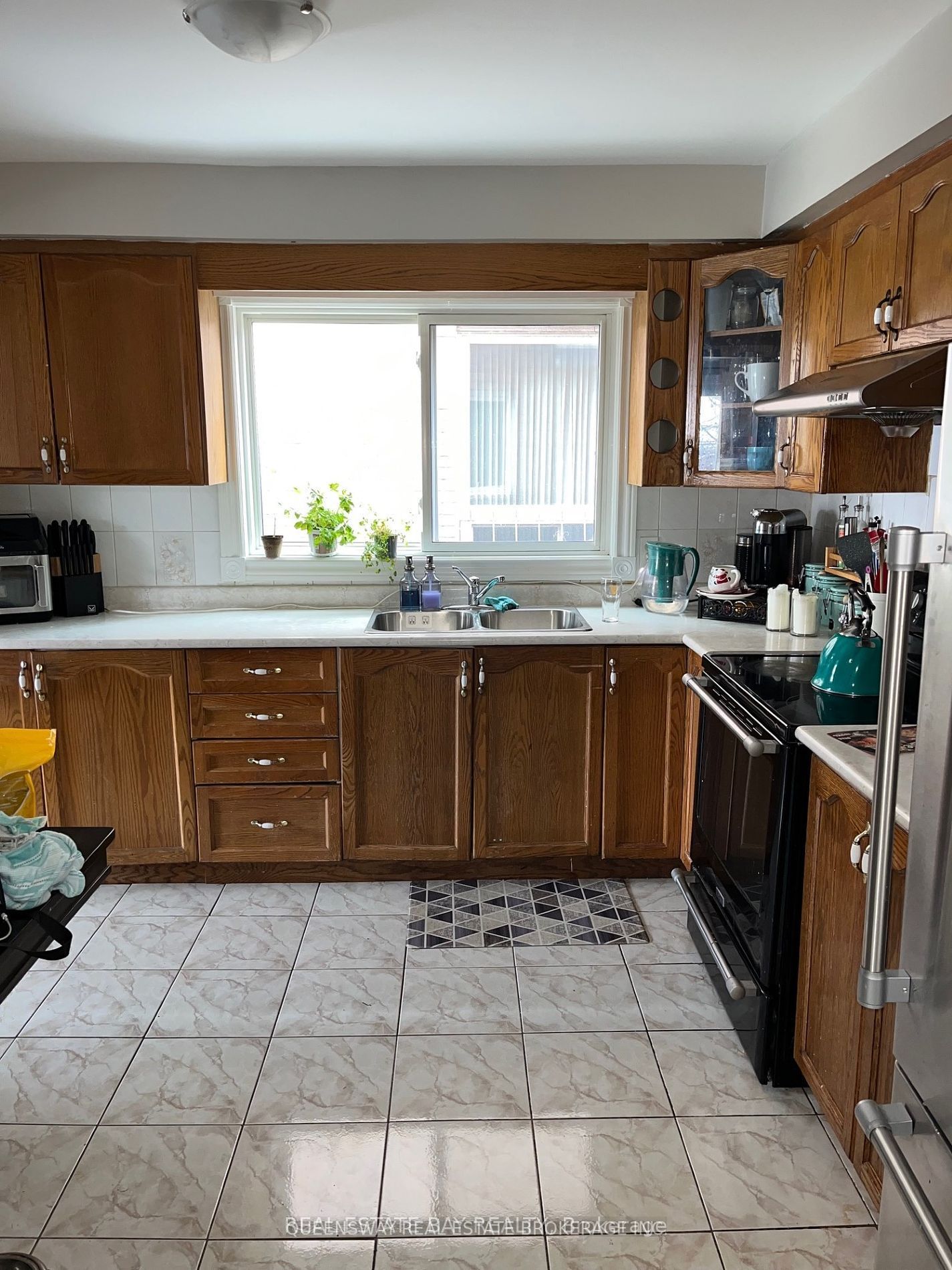 64 Provence Trail, Toronto, ON M9V 5A4 photo 3
