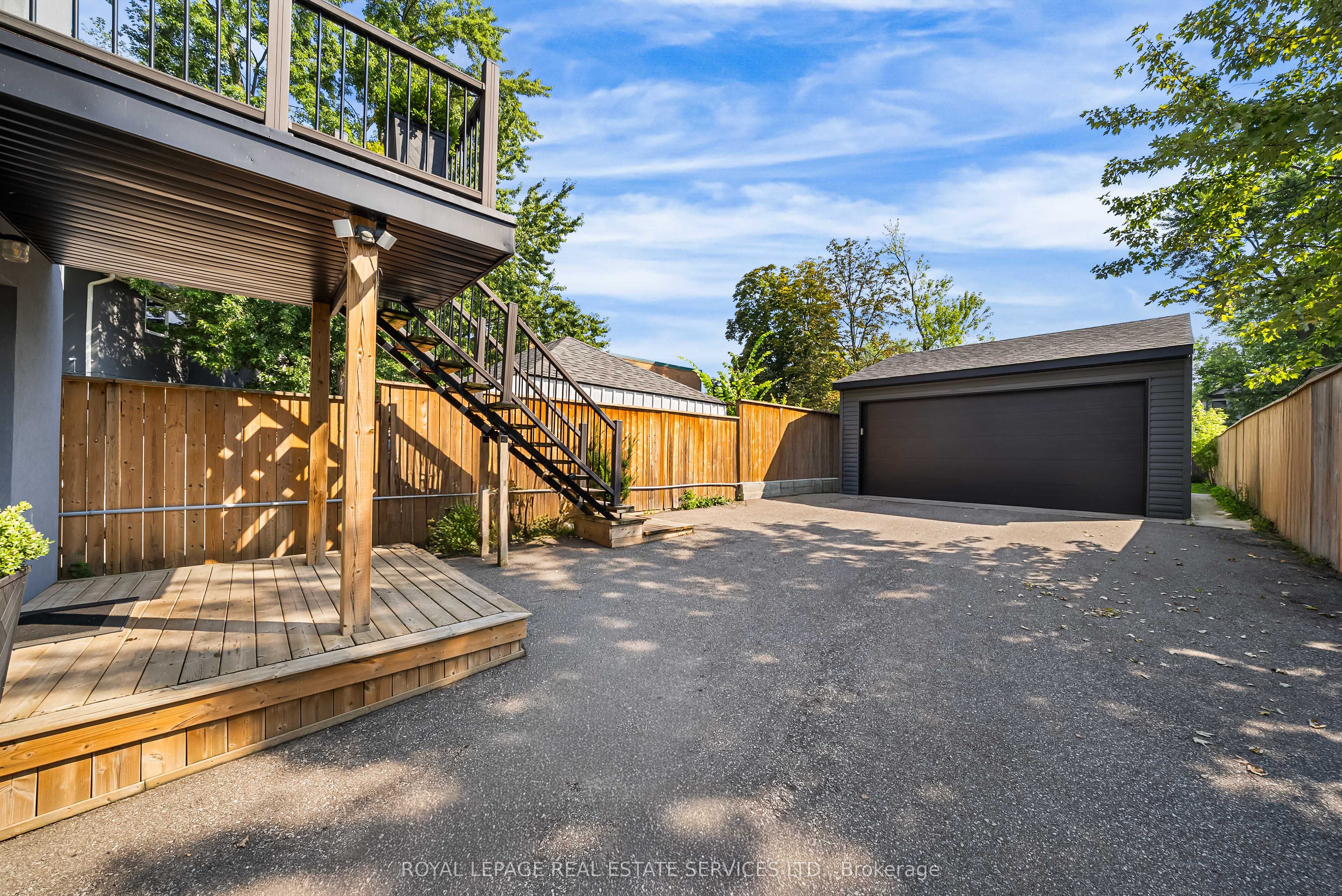 50 Arcadian Circle, Toronto, ON M8W 2Y9 photo 2