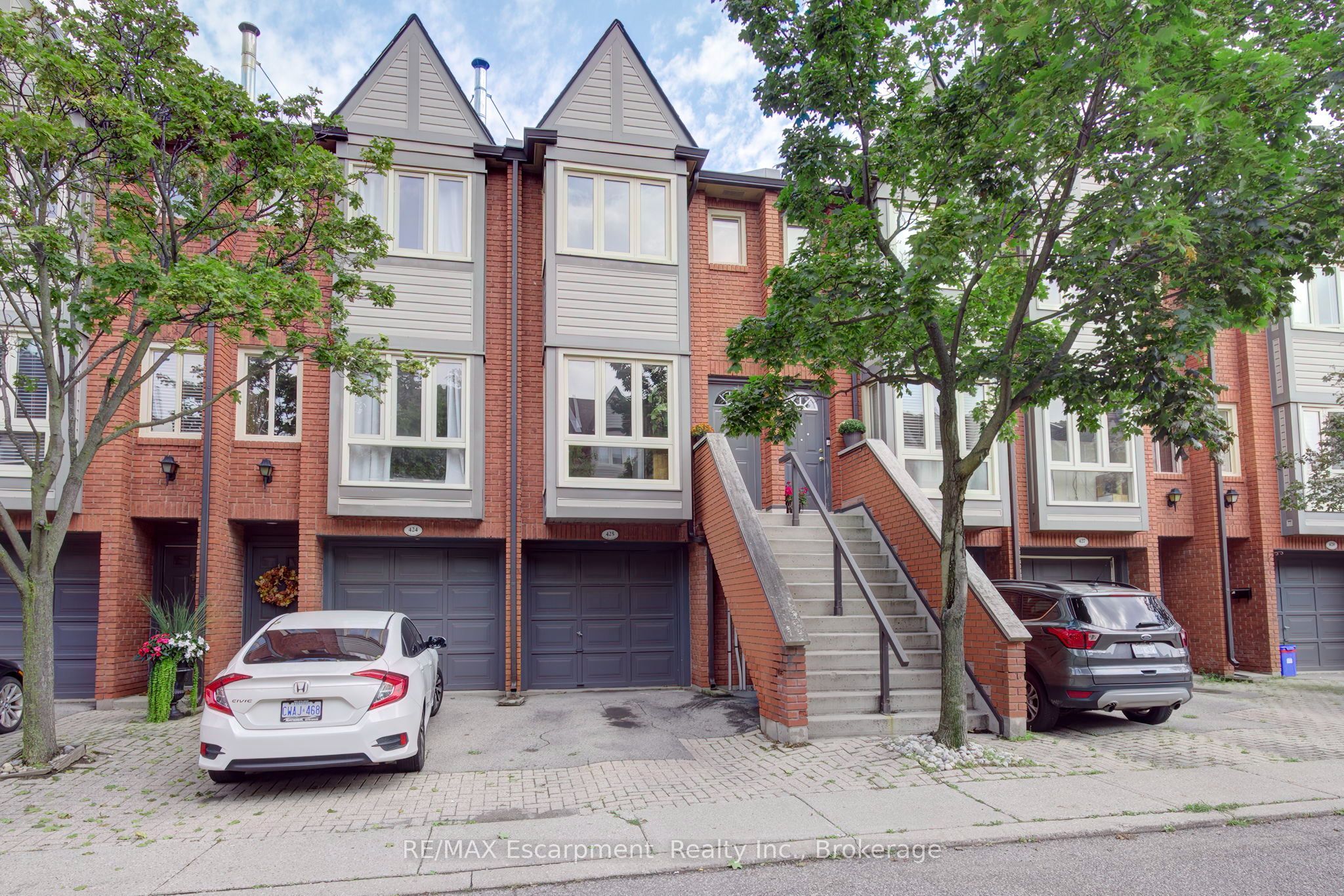 895 Maple Avenue 425, Burlington, ON L7S 2H7 photo 2