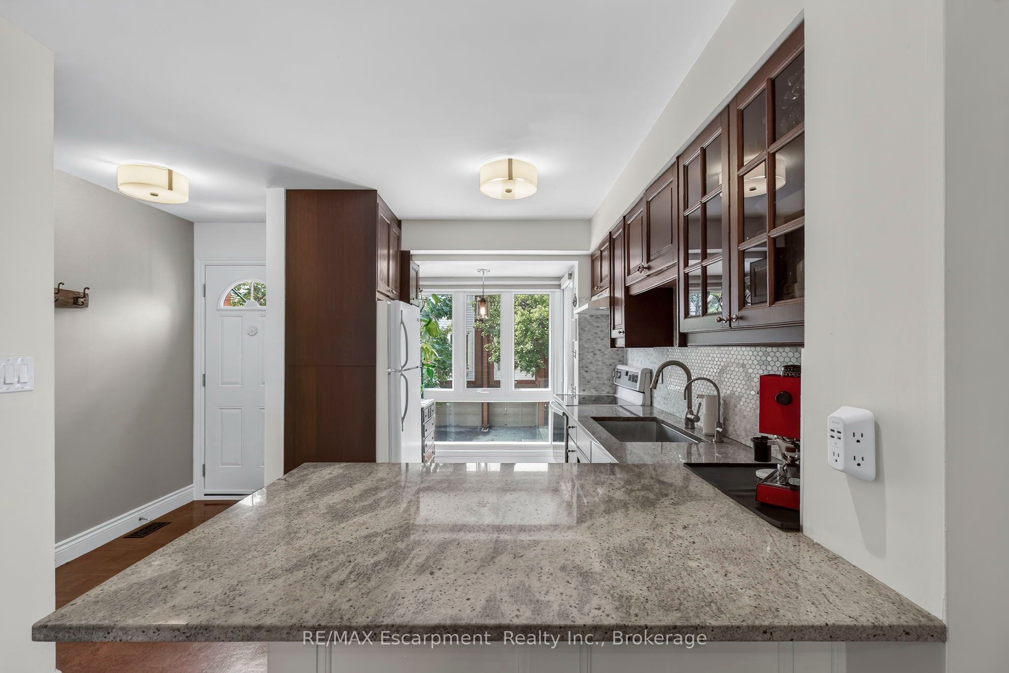 895 Maple Avenue 425, Burlington, ON L7S 2H7 photo 5