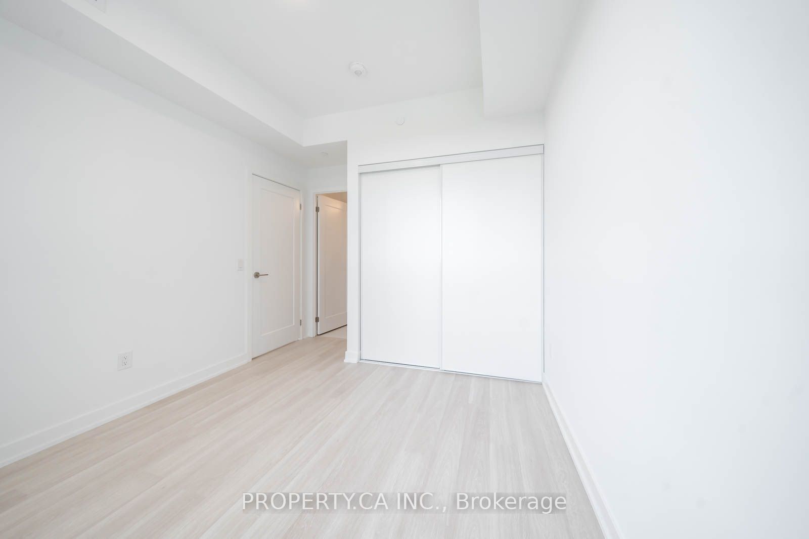 5105 Hurontario Street 1406, Mississauga, ON L4Z 3X7 photo 5