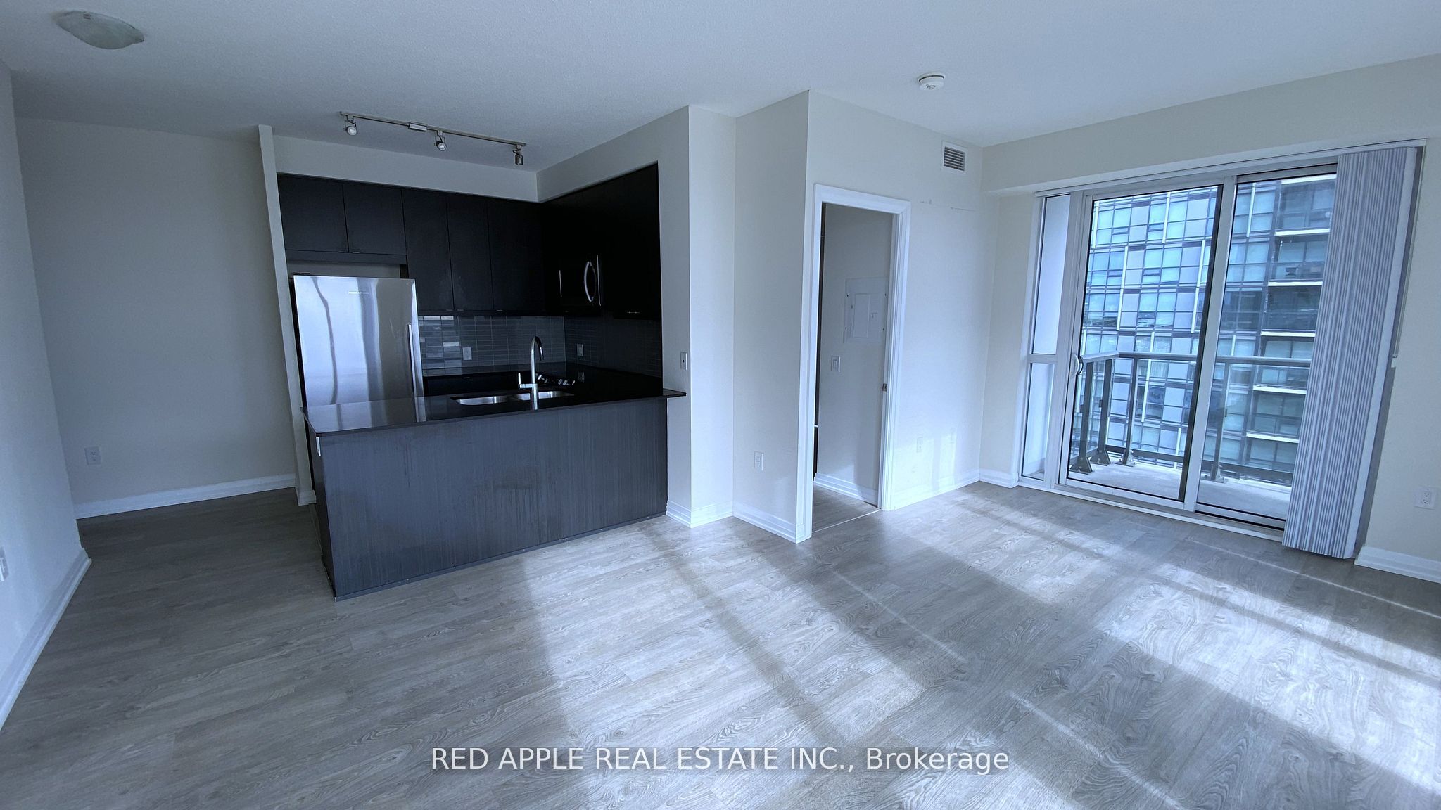 50 Thomas Riley Road 1802, Toronto, ON M9B 0C5 photo 4