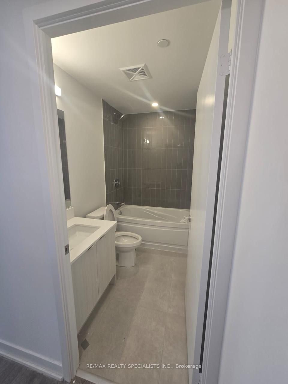 225 Malta Avenue 406, Brampton, ON L6Y 6L6 photo 3