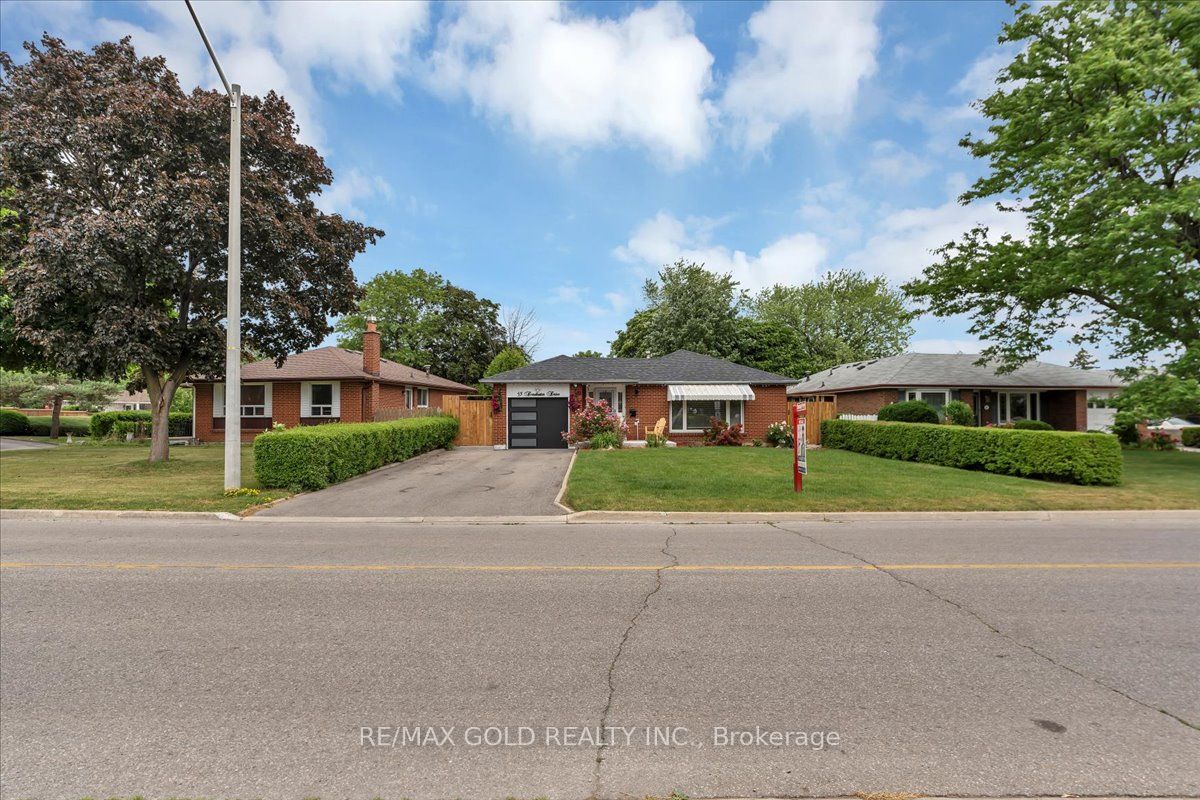 53 Dorchester Drive, Brampton, ON L6T 3E2 photo 4