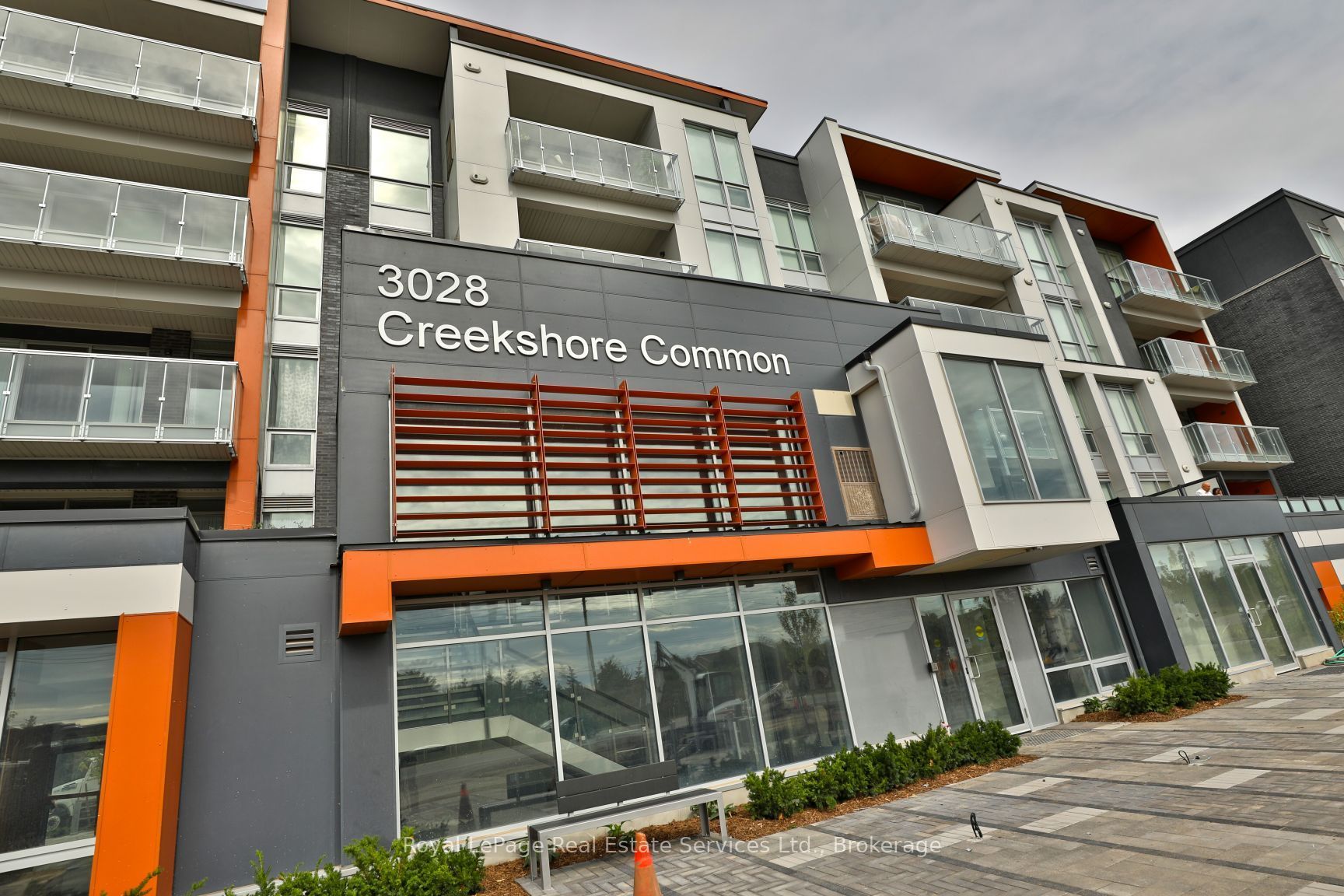 3028 Creekshore Common 204, Oakville, ON L6M 5K6