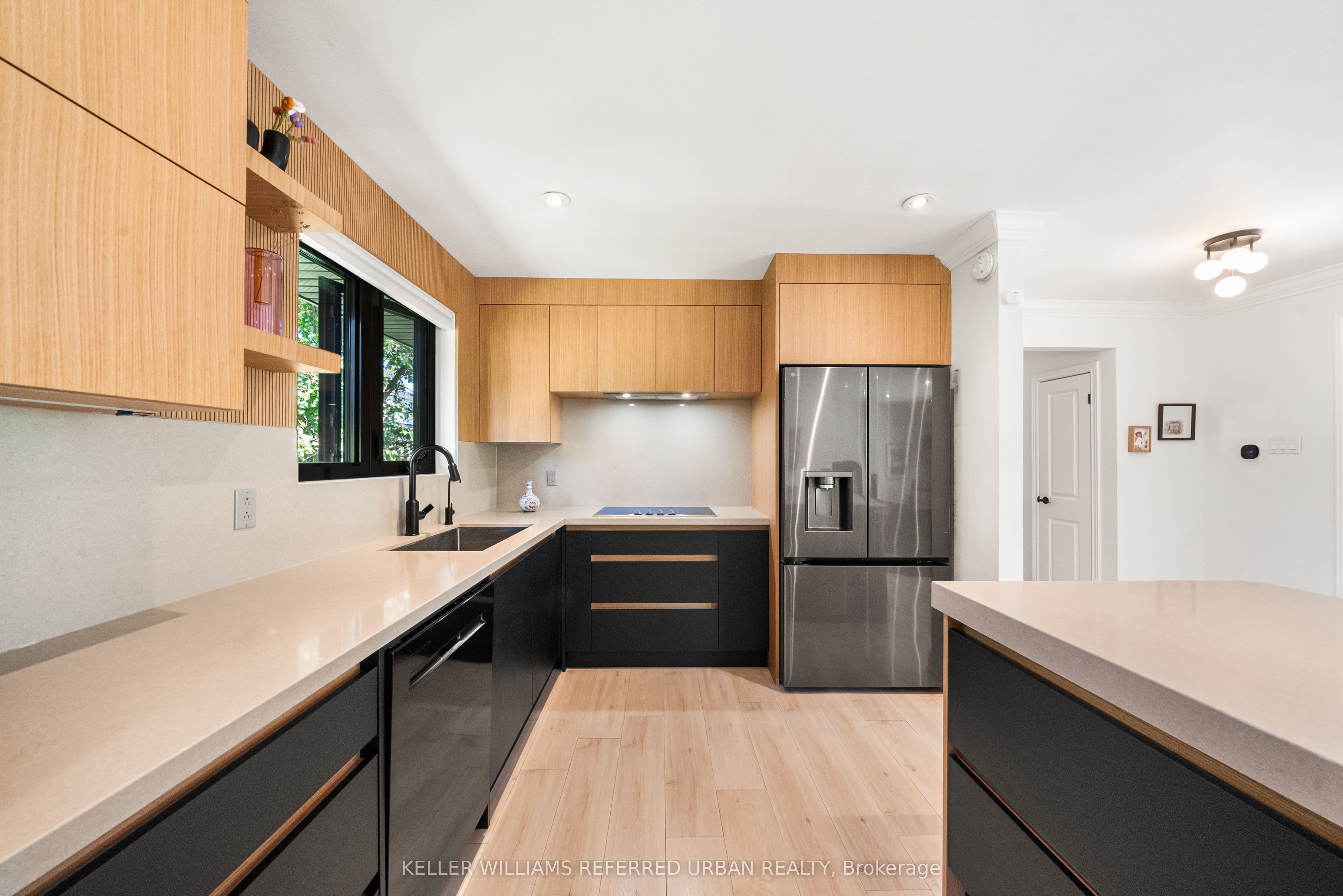 115 Bonnyview Drive, Toronto, ON M8Y 3G9 photo 3