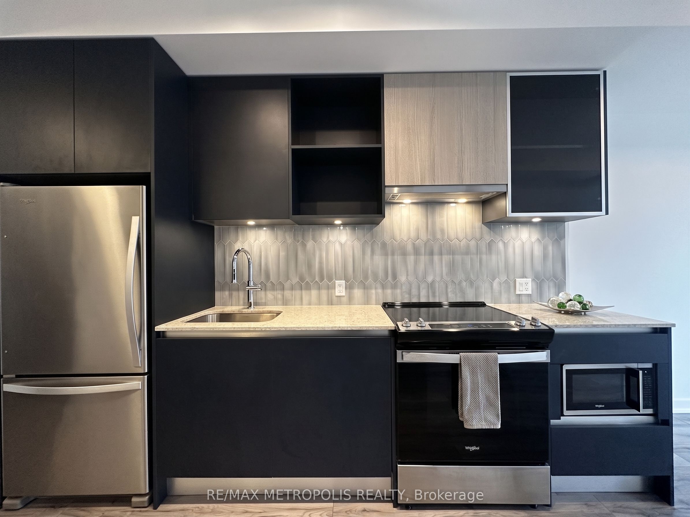 405 Dundas Street W 714, Oakville, ON L6M 5P9 photo 5