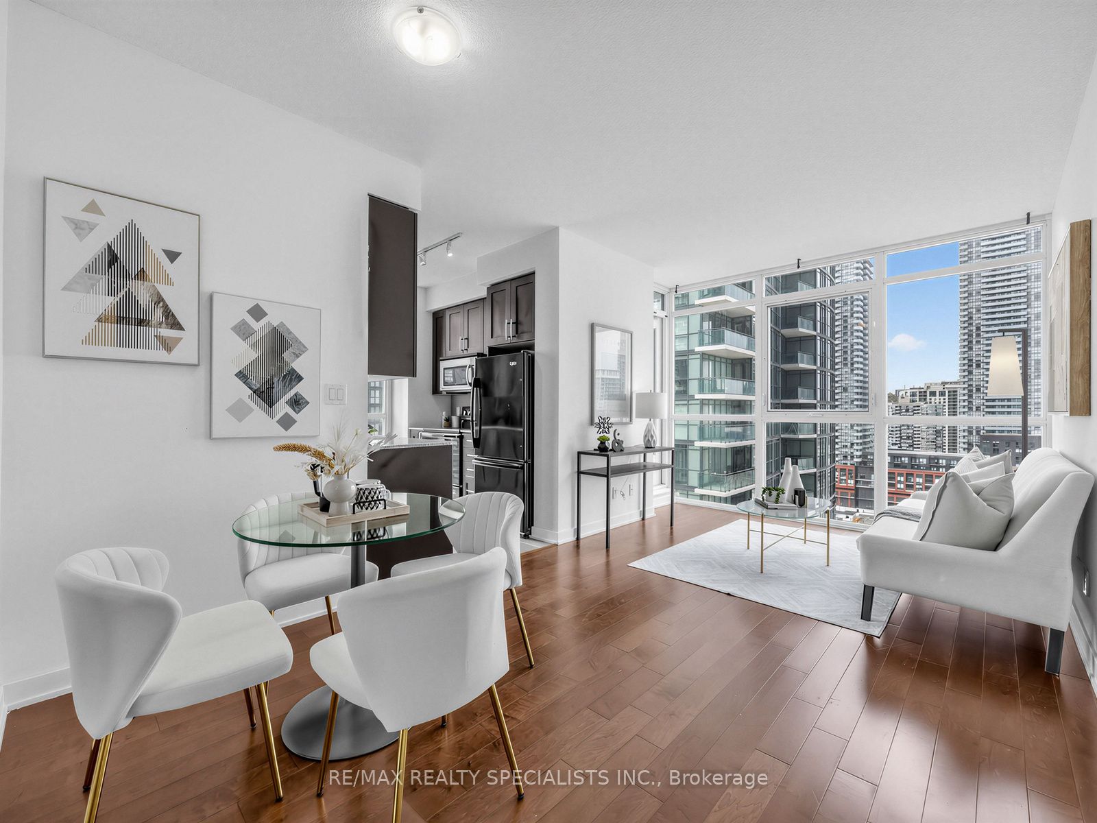 4070 Confederation Parkway 1507, Mississauga, ON L5B 0E9 photo 3