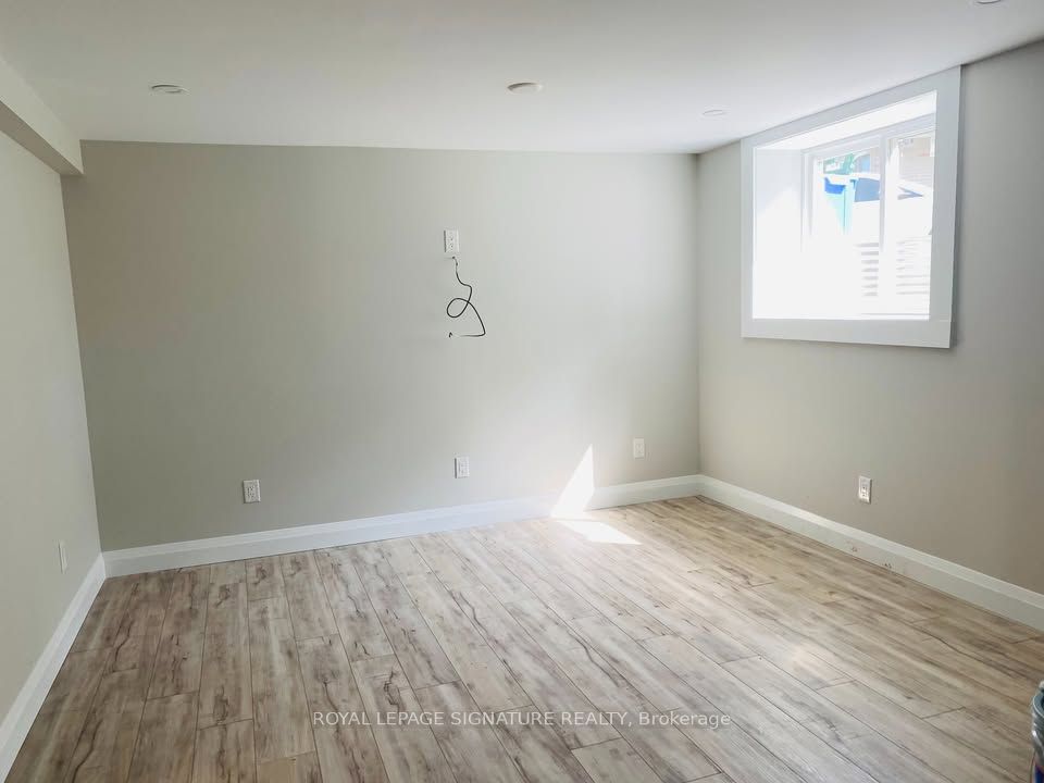 572 Weynway Court (Basement), Oakville, ON L6L 4G7 photo 3