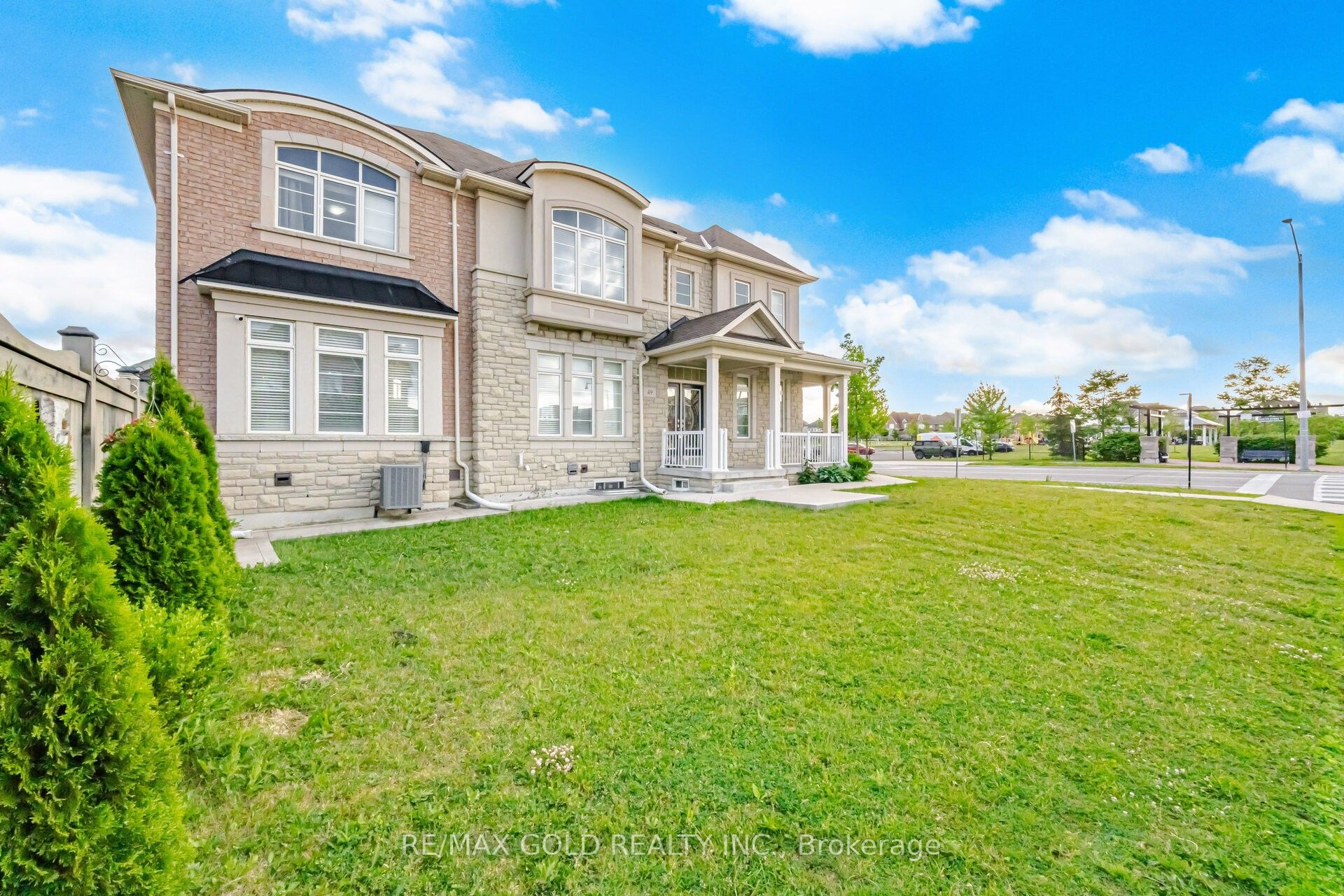 49 Squire Ellis Drive, Brampton, ON L6P 4C2 photo 4