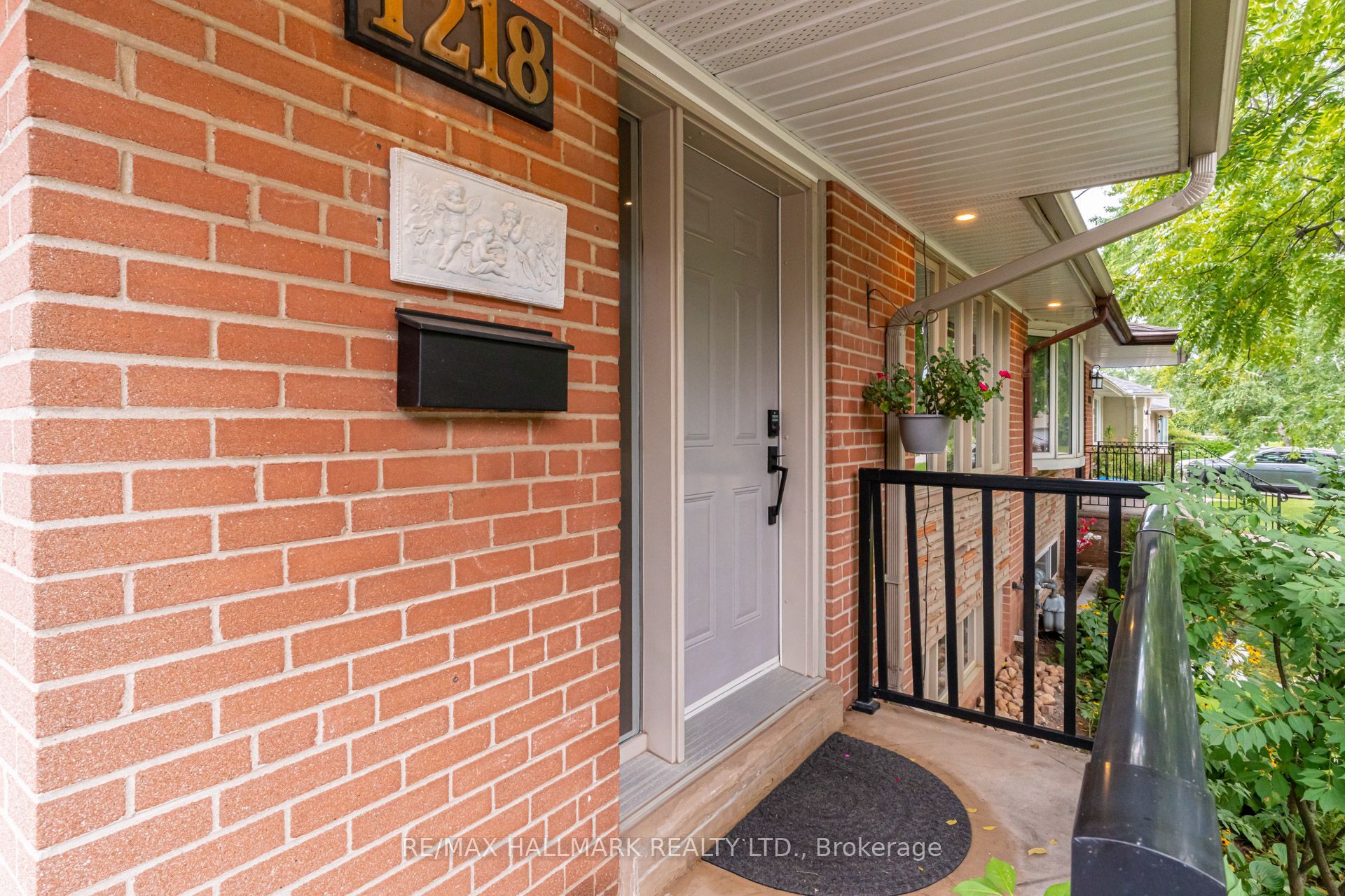 1218 Grange Road, Oakville, ON L6H 1P7 photo 4