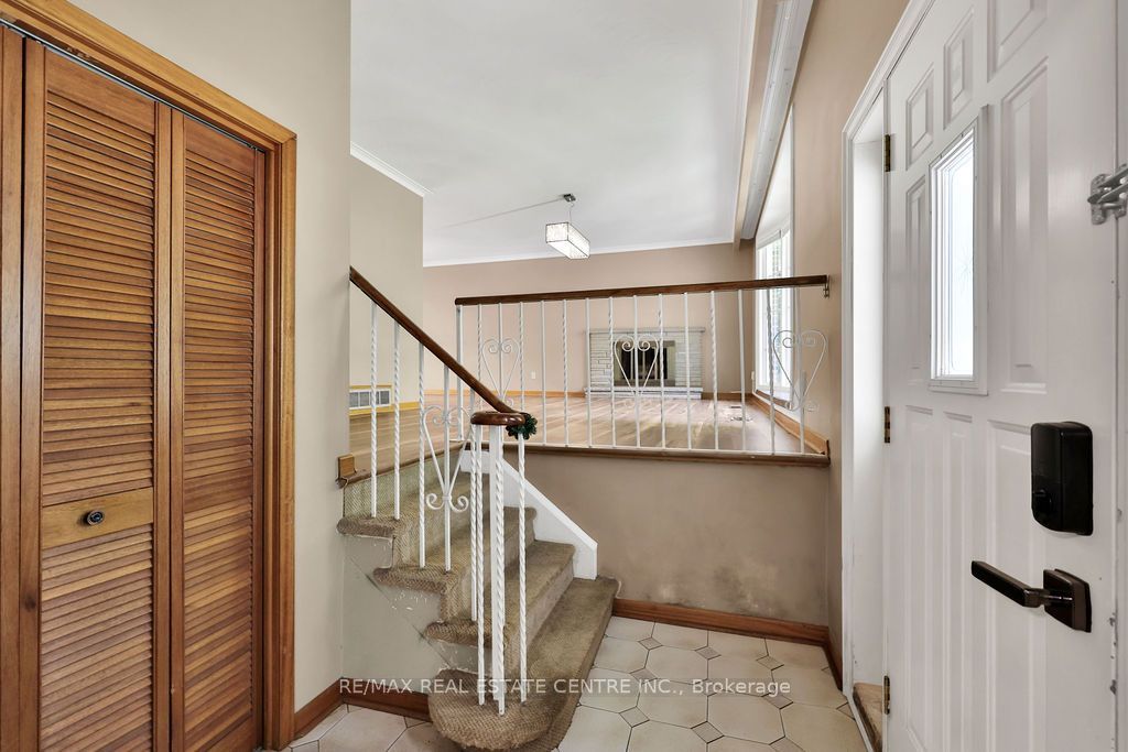 1366 Aldo Drive, Mississauga, ON L5H 3E9 photo 5