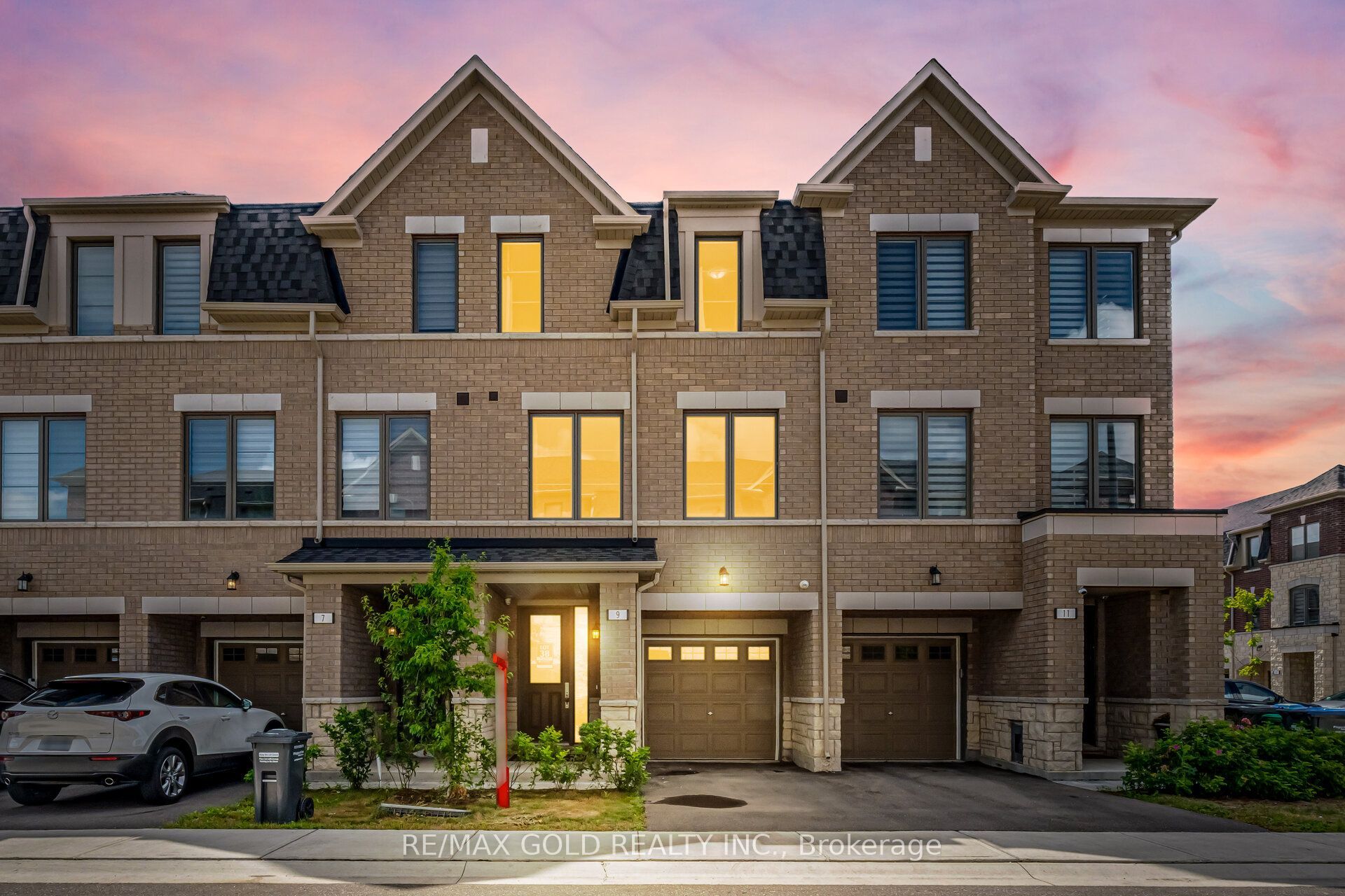 9 Arcola Street, Brampton, ON L6P 4N7