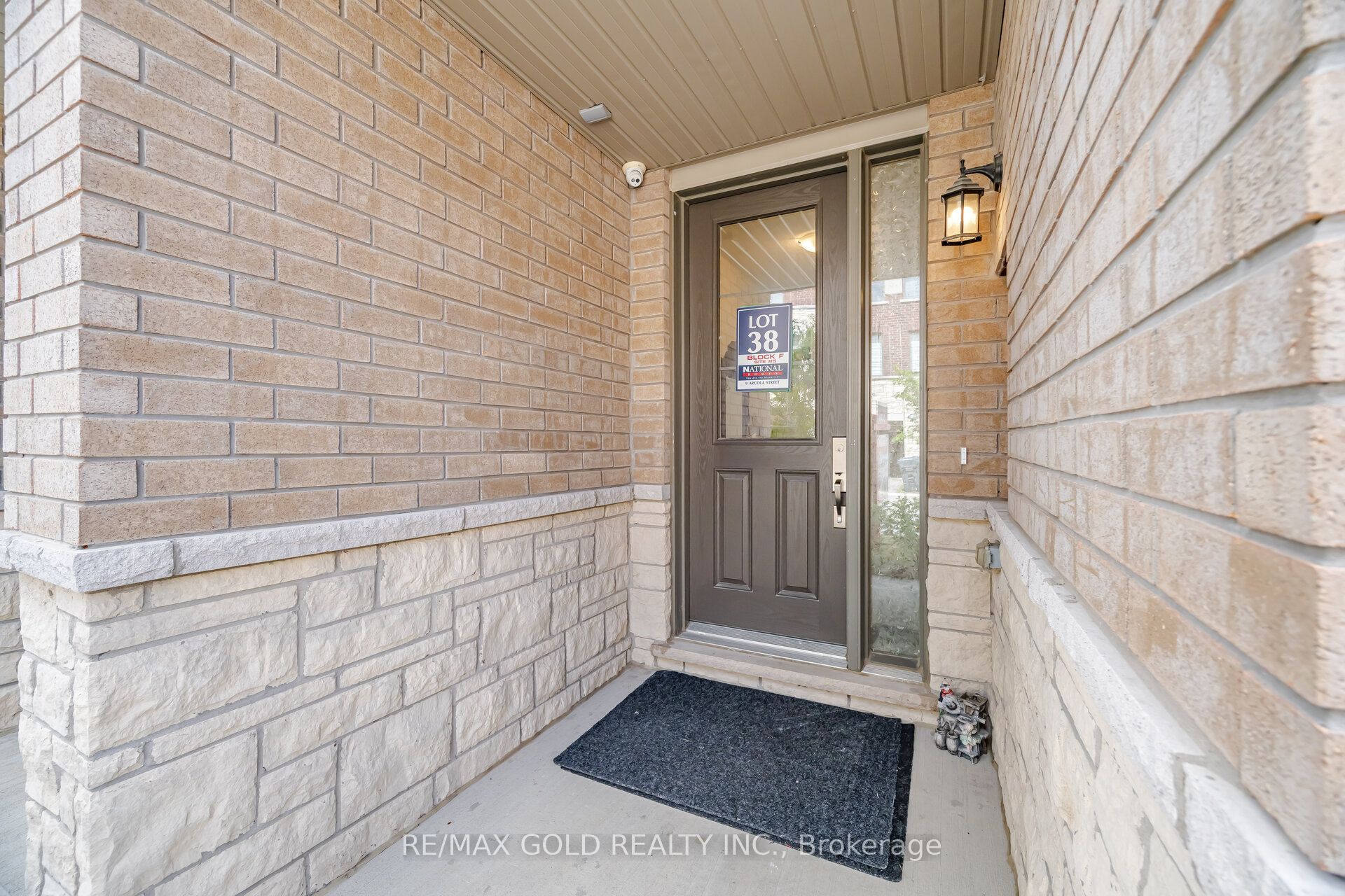 9 Arcola Street, Brampton, ON L6P 4N7 photo 3