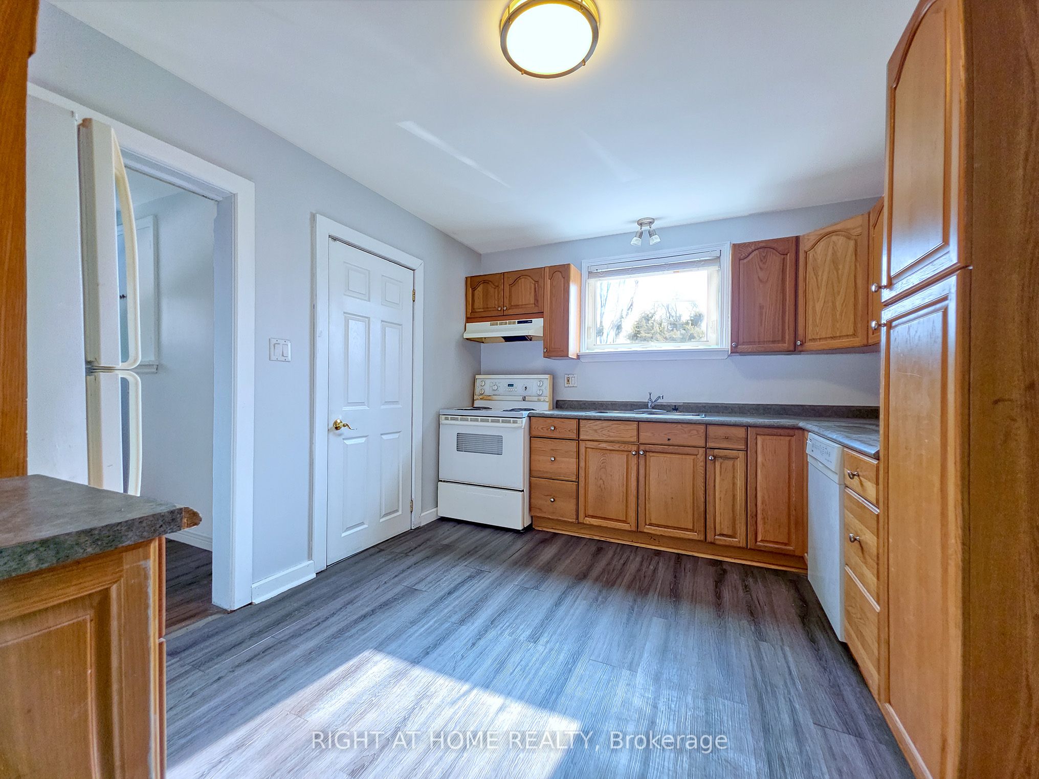 9 Rogers Road, Brampton, ON L6X 1L7 photo 3