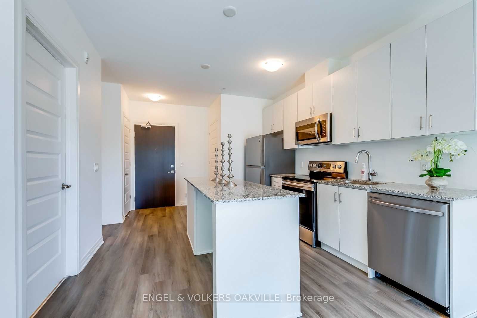 102 Grovewood Common 232, Oakville, ON L6H 0X2 photo 4