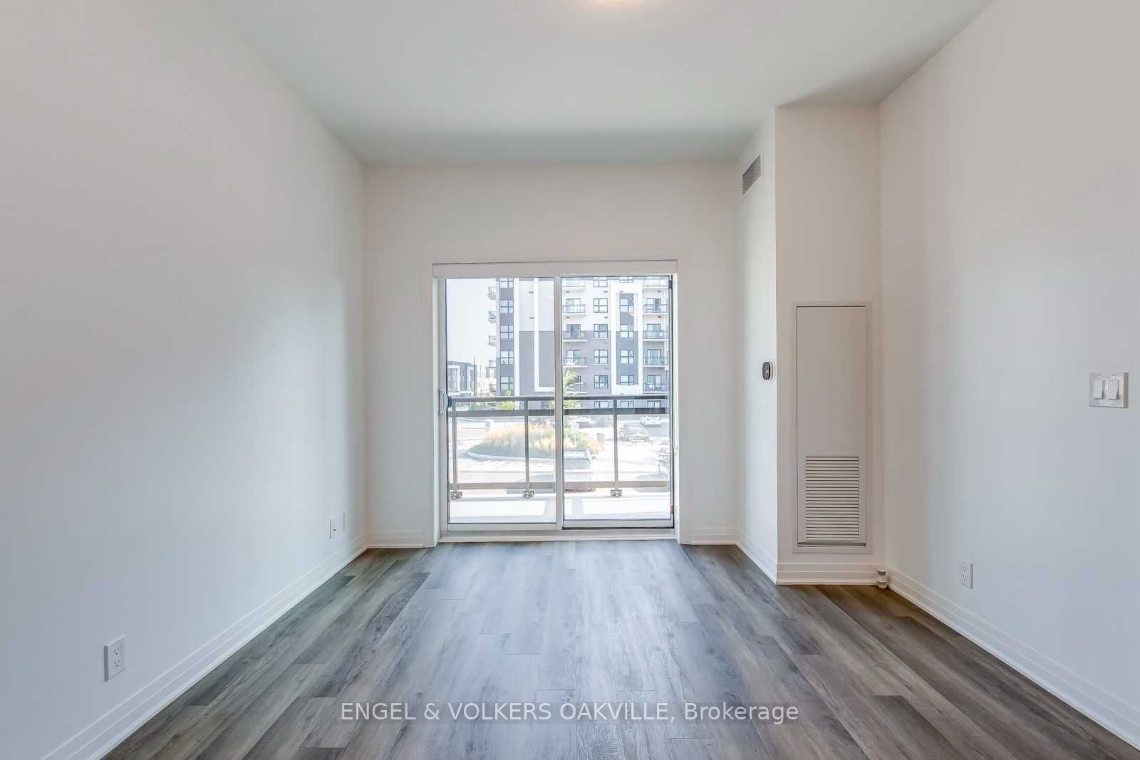 102 Grovewood Common 232, Oakville, ON L6H 0X2 photo 5
