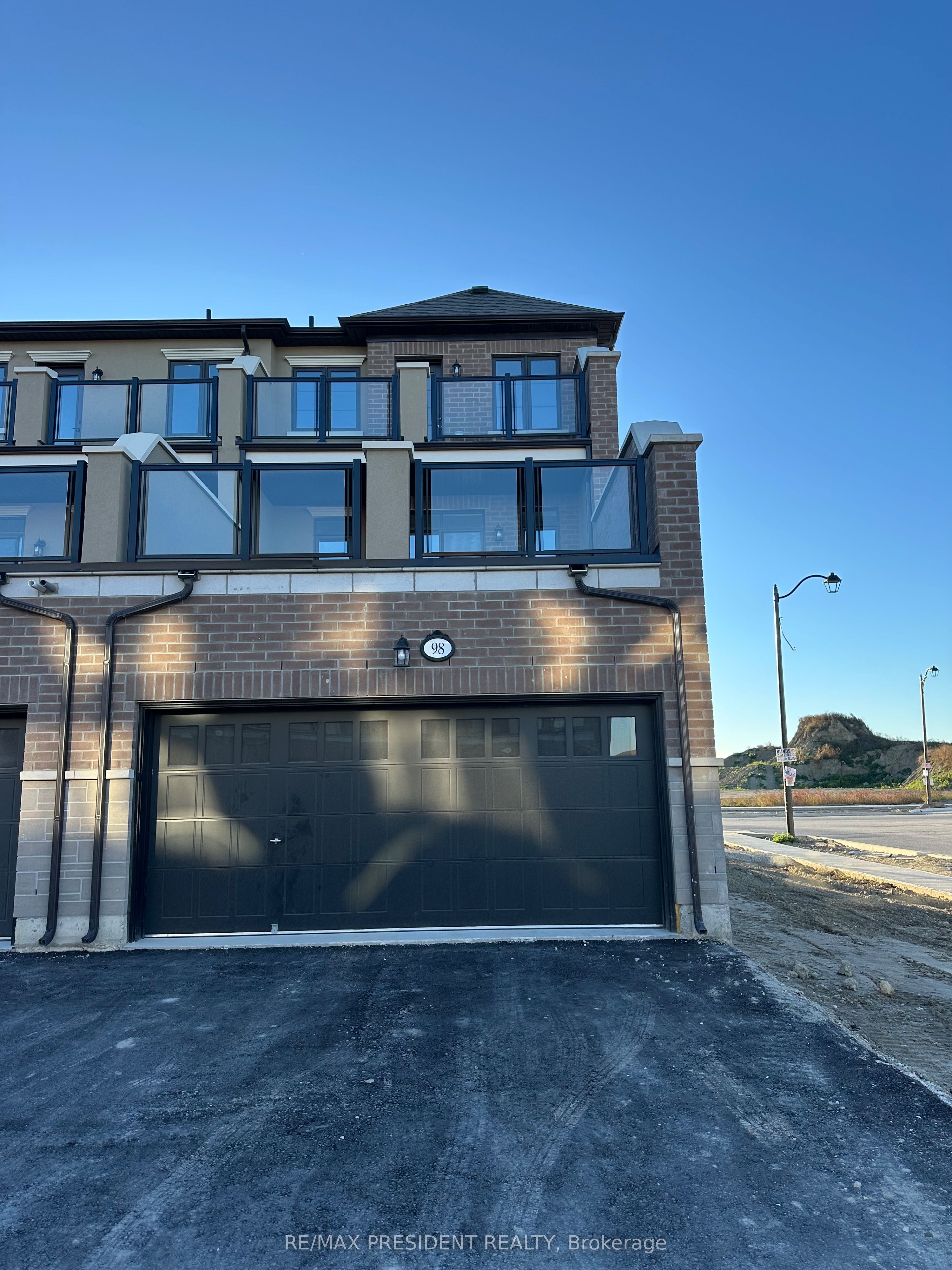 98 Claremont Road, Brampton, ON L6R 4E6 photo 3