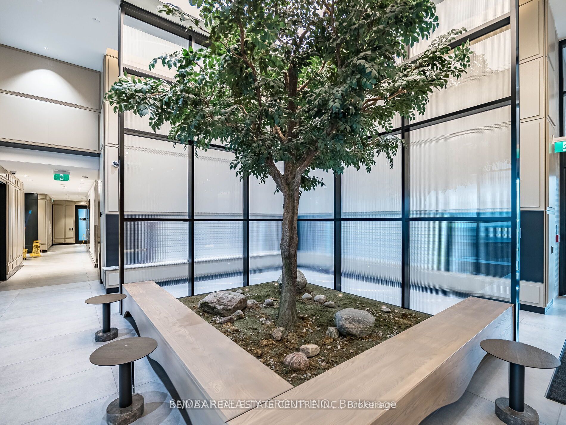 3220 William Coltson Avenue N 327, Oakville, ON L6H 7C2 photo 4