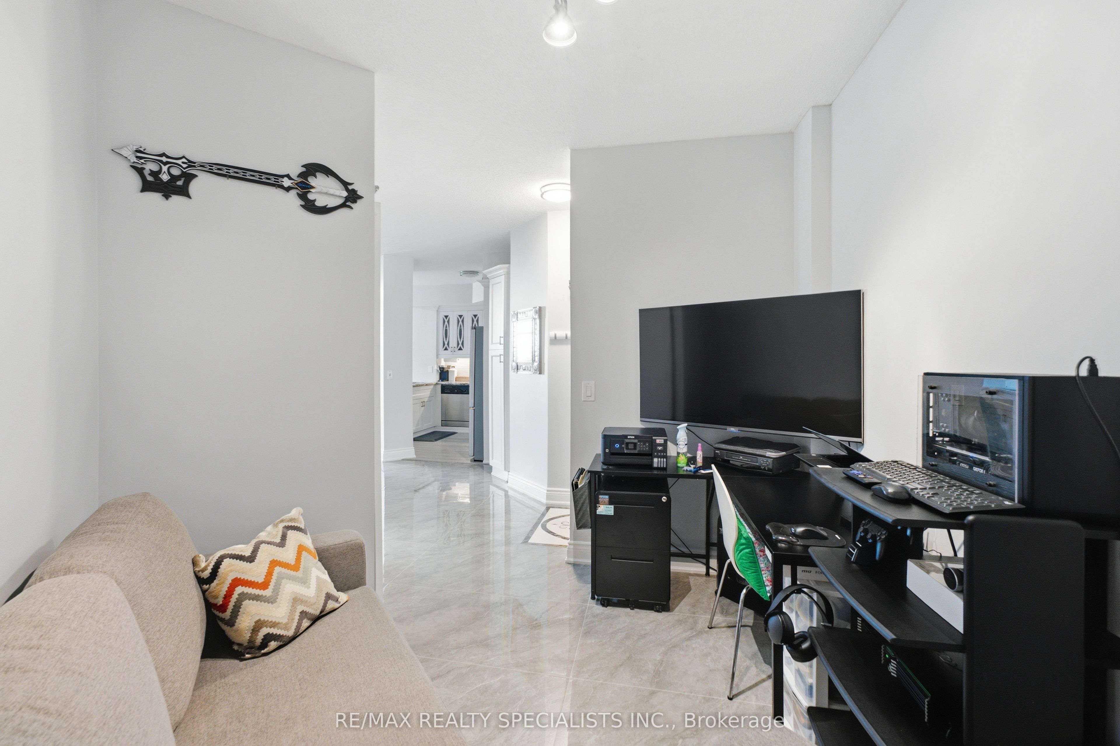 3939 Duke Of York Boulevard 711, Mississauga, ON L5B 4N2 photo 5