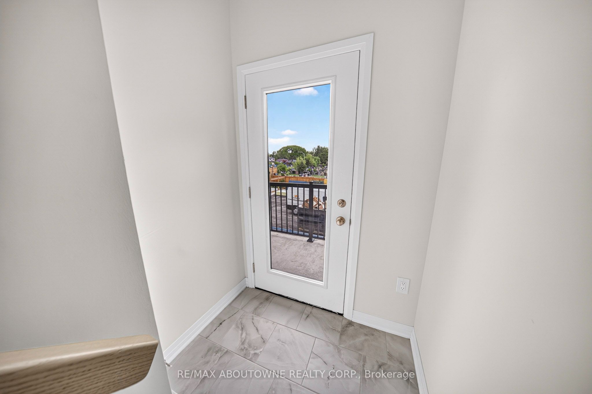 725 Front Royal Street 24, Mississauga, ON L4Y 0C8 photo 3