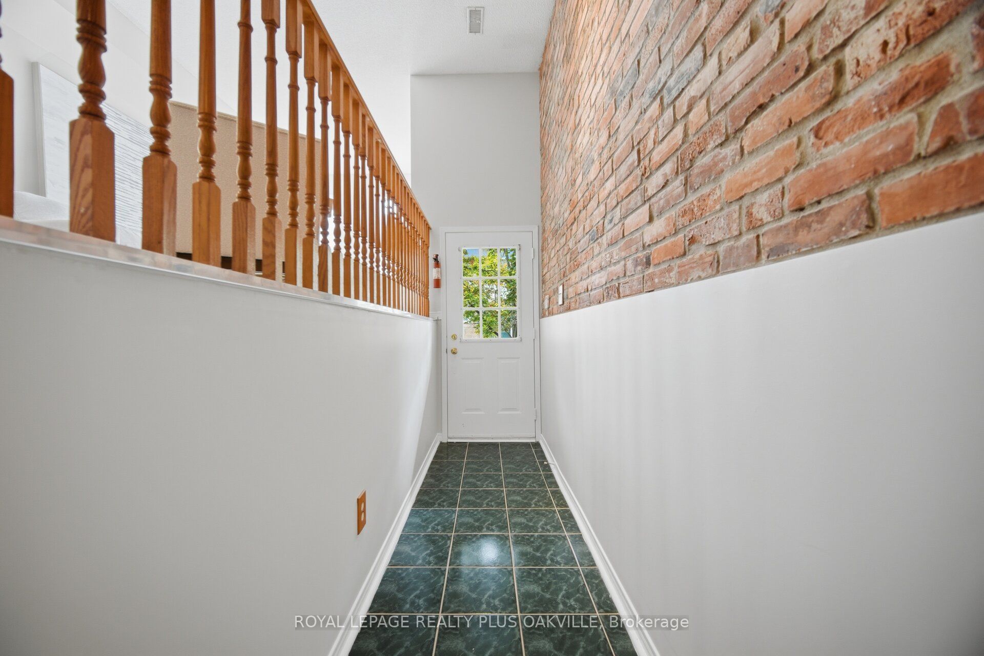 1050 Bristol Road W 108, Mississauga, ON L5V 2E8 photo 5