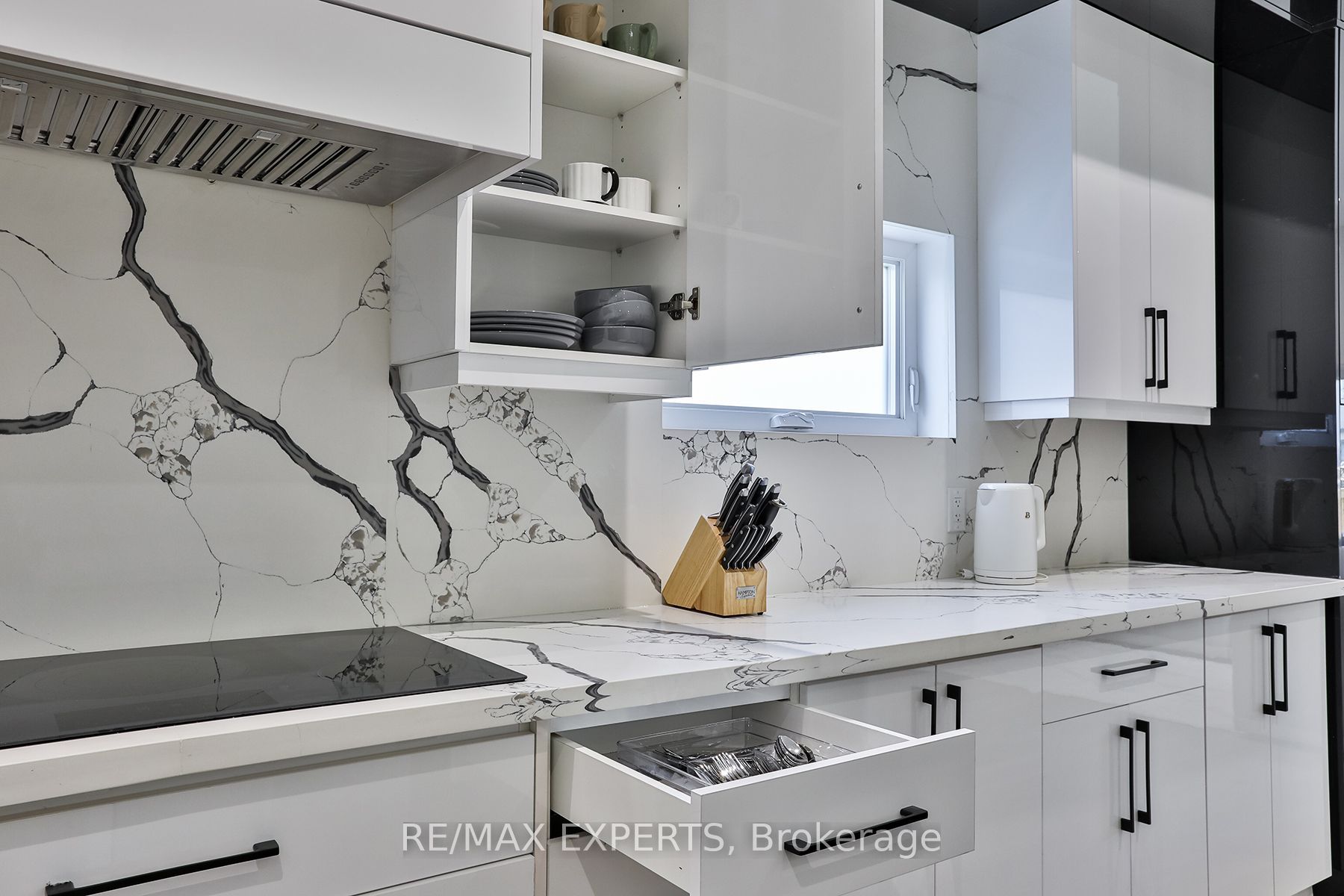 23B Maple Avenue, Mississauga, ON L5H 2S1 photo 5