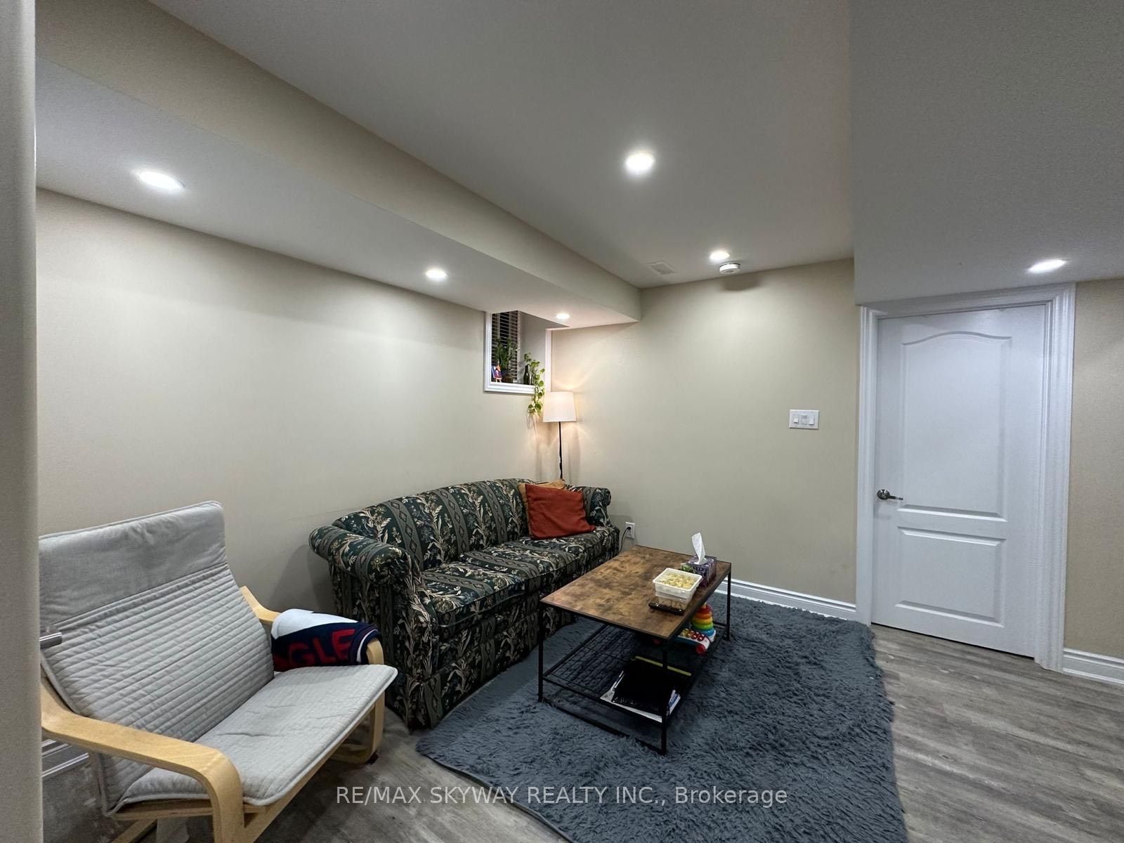 71 Vezna Crescent Basement, Brampton, ON L6X 5K4