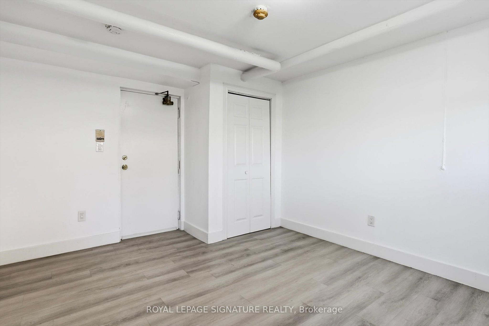49 Cuffley Crescent S 103, Toronto, ON M3K 1X4 photo 5