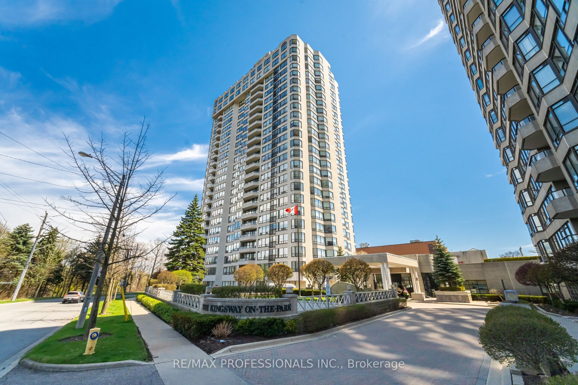 1 Aberfoyle Crescent 1411, Toronto, ON M8X 2X8