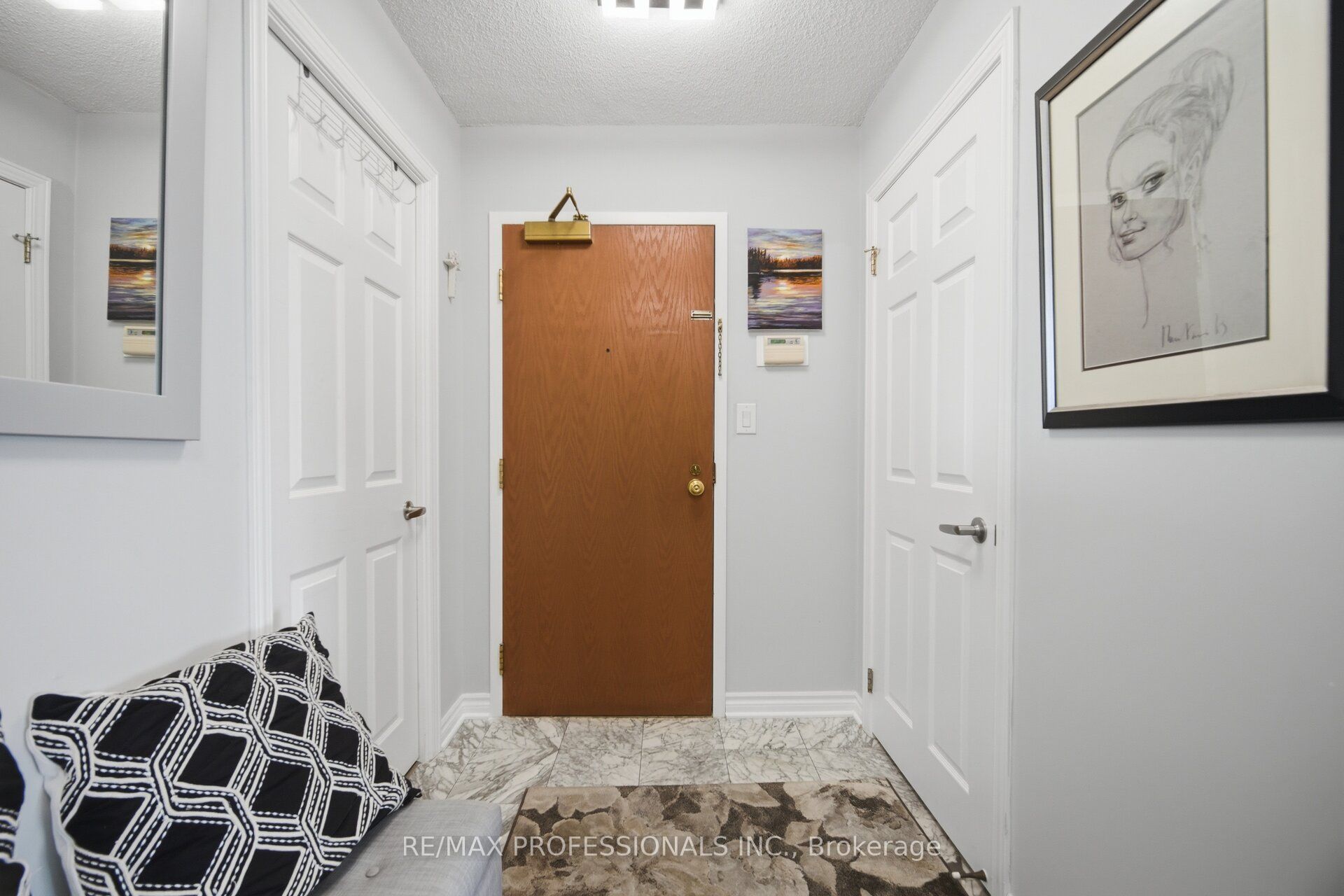 1 Aberfoyle Crescent 1411, Toronto, ON M8X 2X8 photo 4