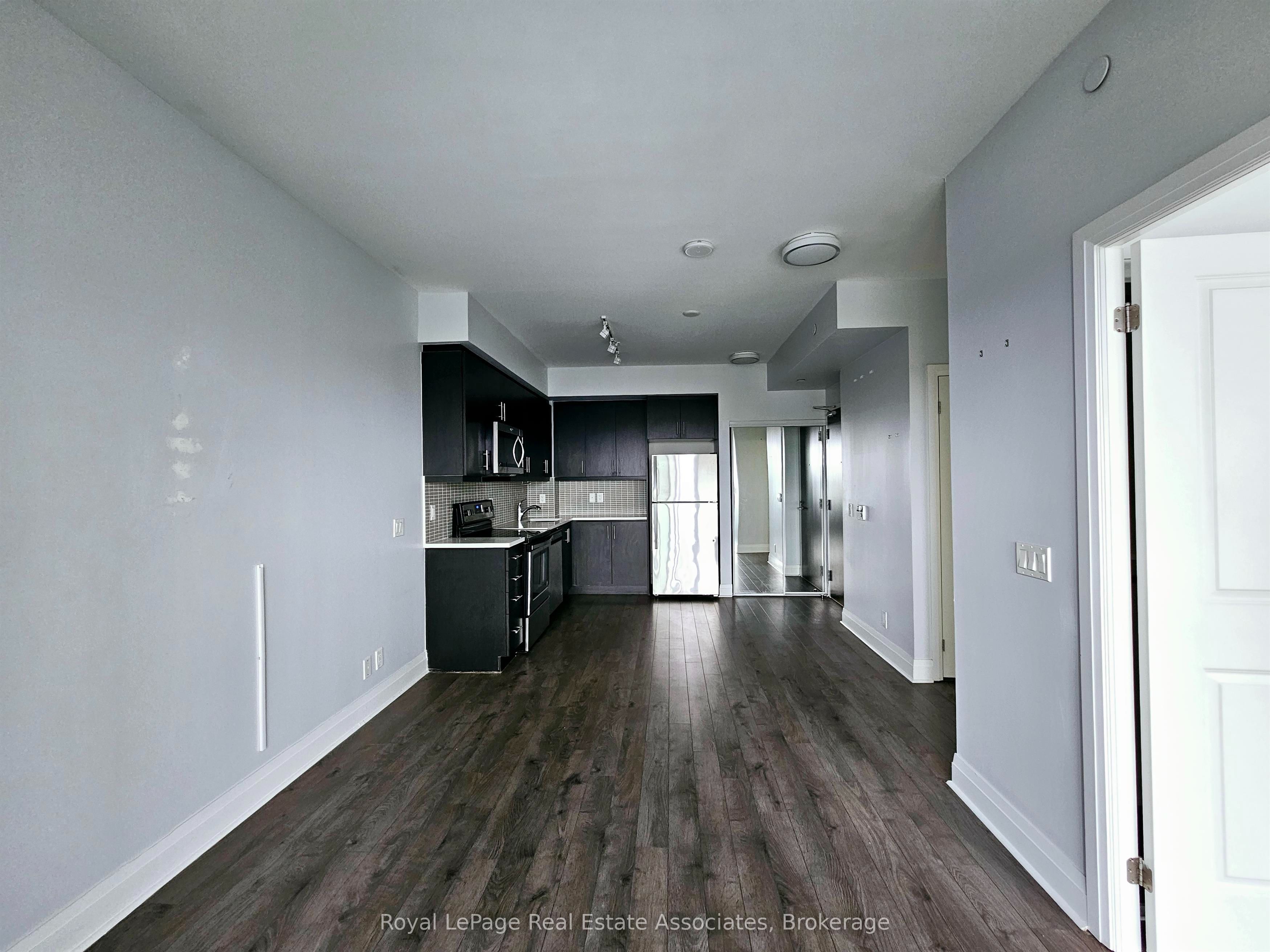 15 Zorra Street 1810, Toronto, ON M8Z 0C1 photo 5
