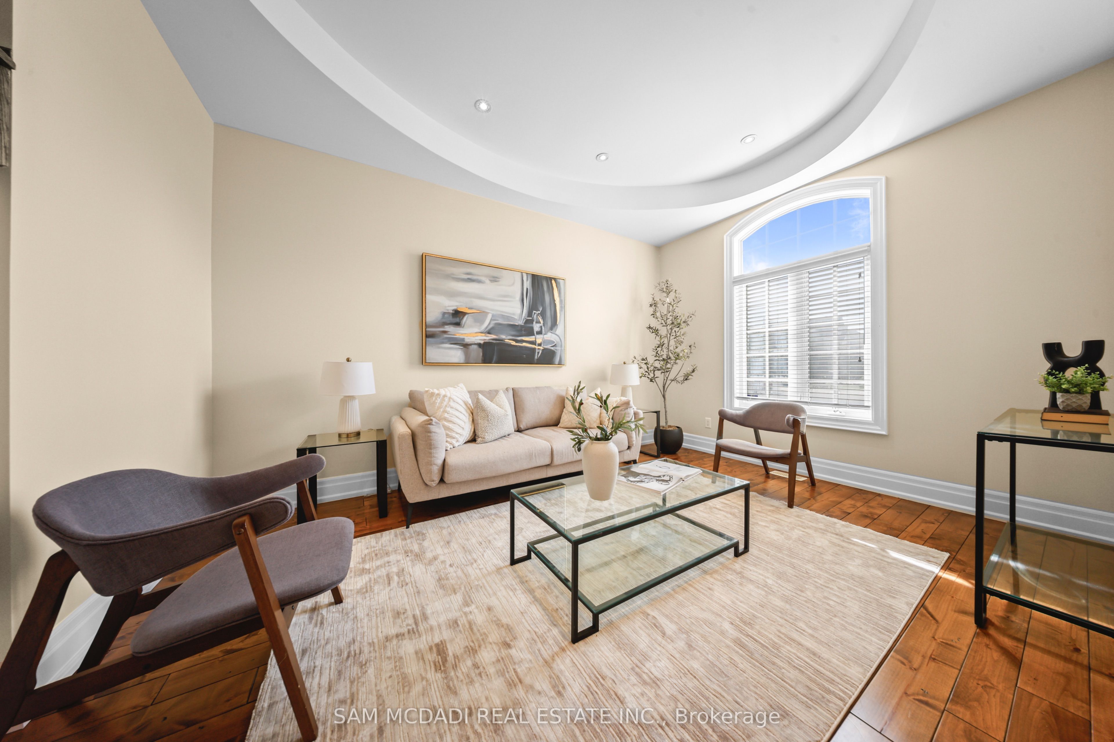 950 Fredonia Drive, Mississauga, ON L5C 2W4 photo 5