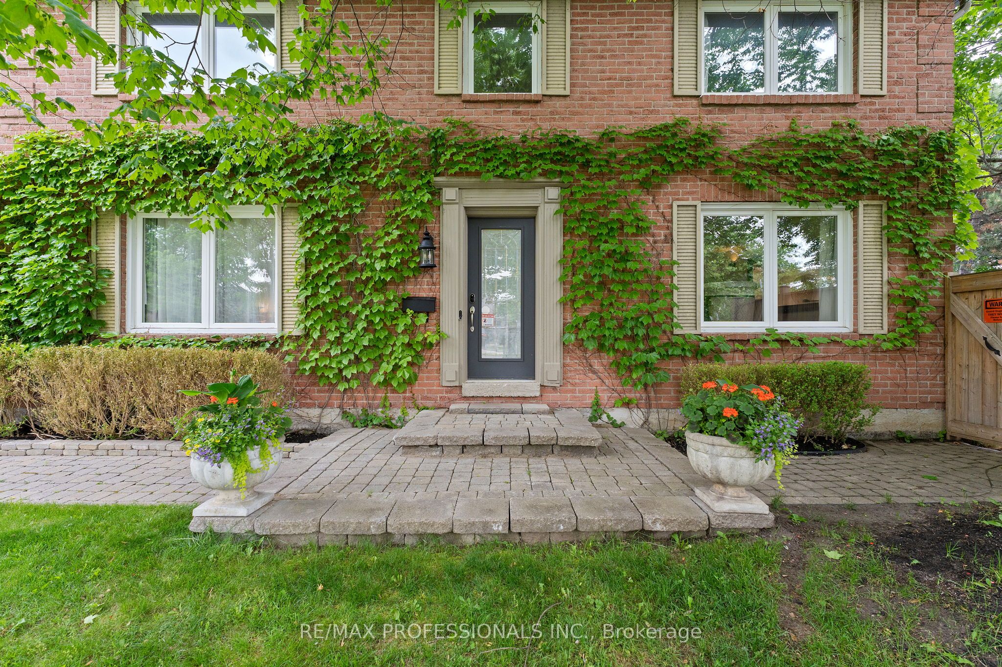 6031 Edenwood Drive, Mississauga, ON L5N 2Y6 photo 4