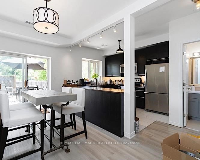 228 Pacific Avenue Upper, Toronto, ON M6P 2P5 photo 3