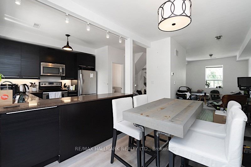 228 Pacific Avenue Upper, Toronto, ON M6P 2P5 photo 4