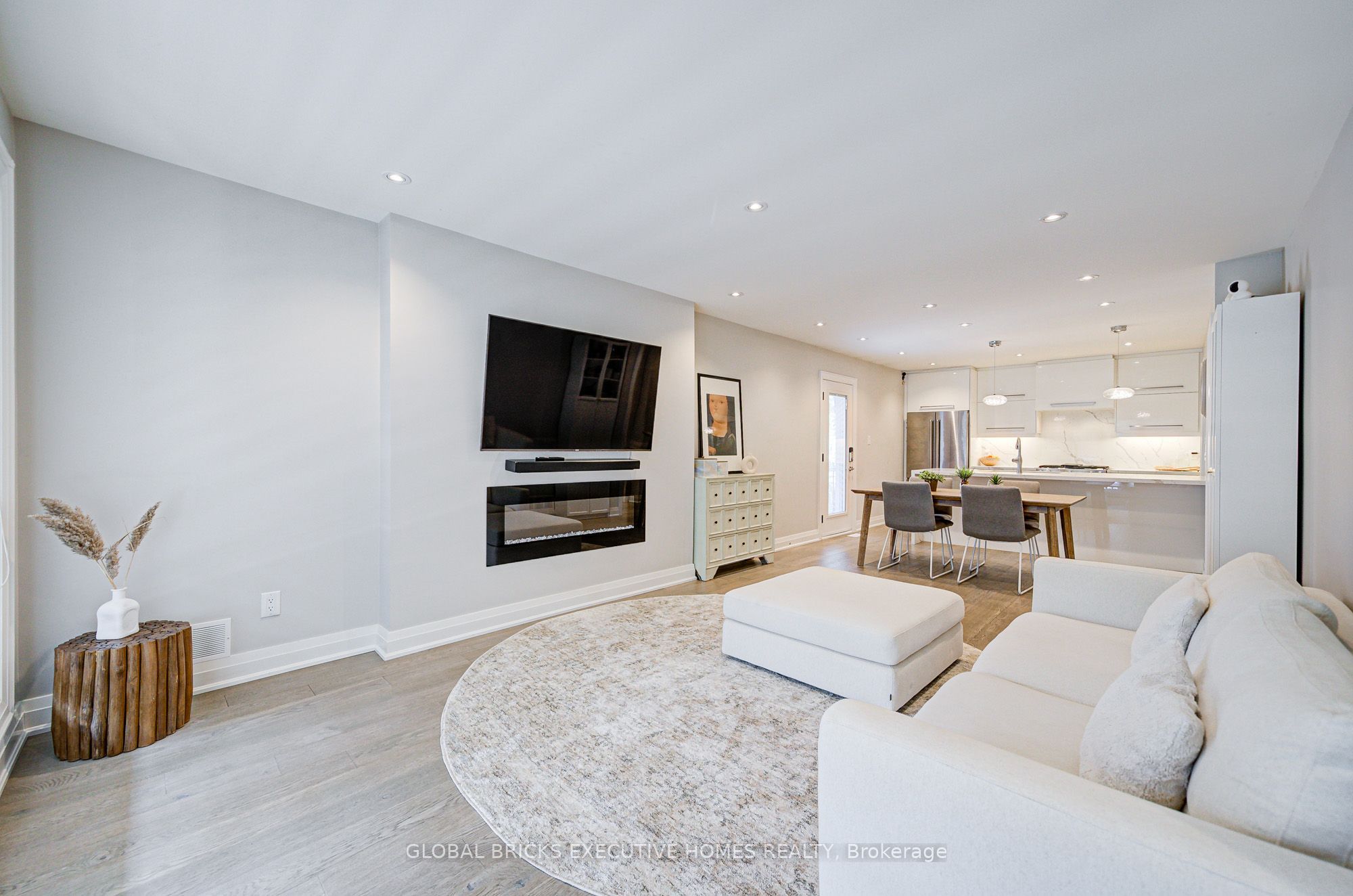 6 Cardigan Road, Toronto, ON M8Z 2V9 photo 4