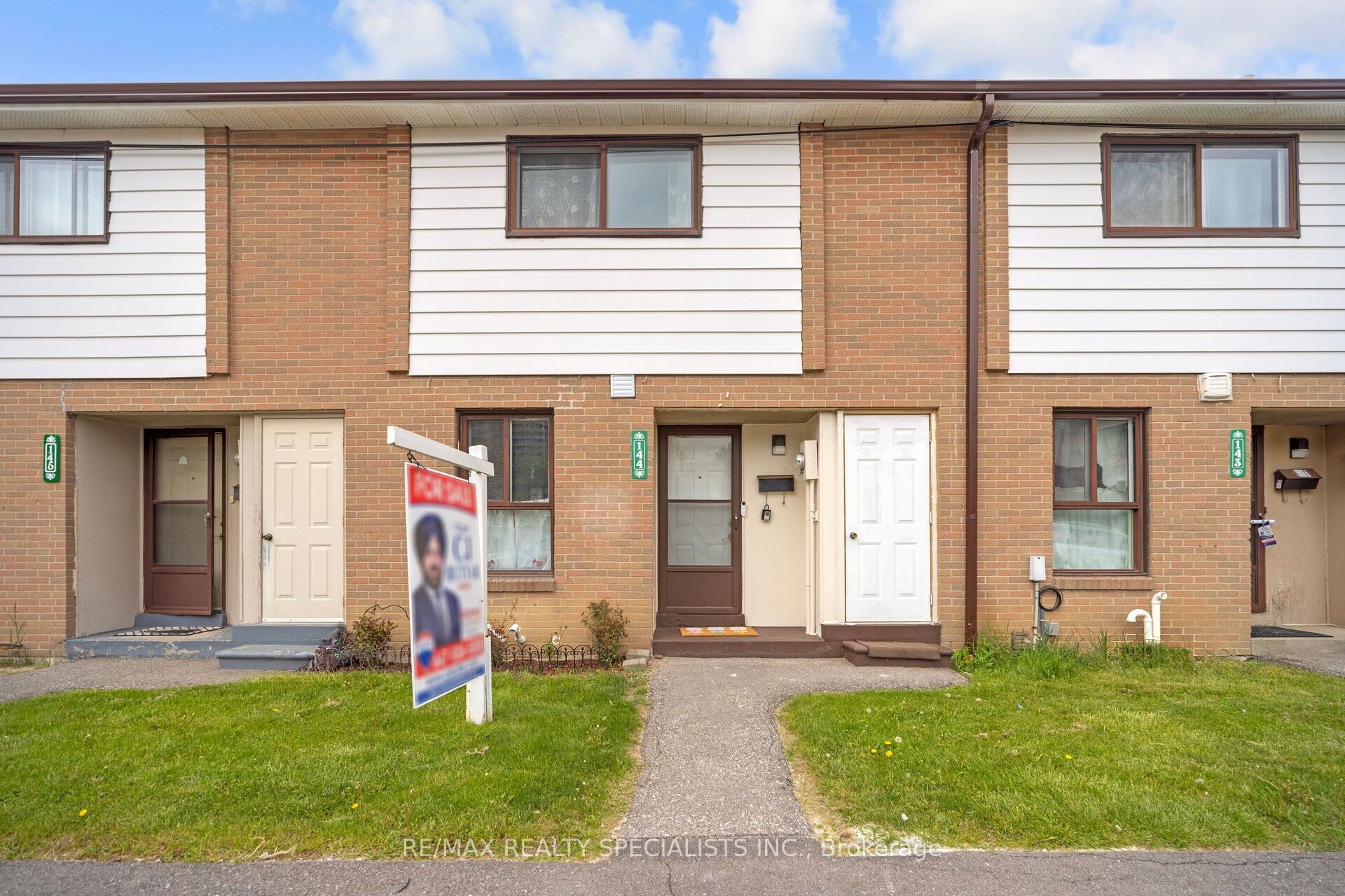144 Fleetwood Crescent, Brampton, ON L6T 2E6