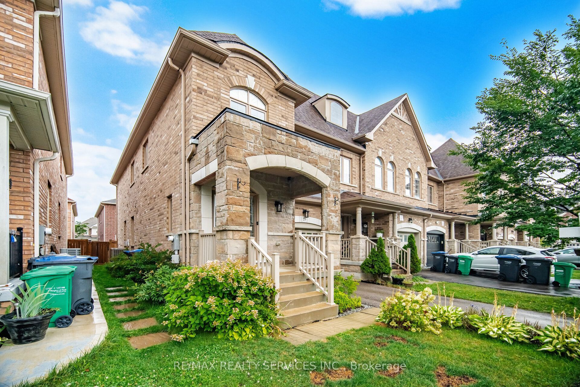 25 YATELY Street, Brampton, ON L7A 4R9 photo 4