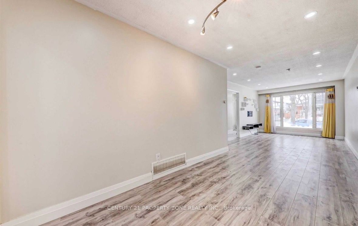 346 Montego Road Main, Mississauga, ON L5B 1C7 photo 5