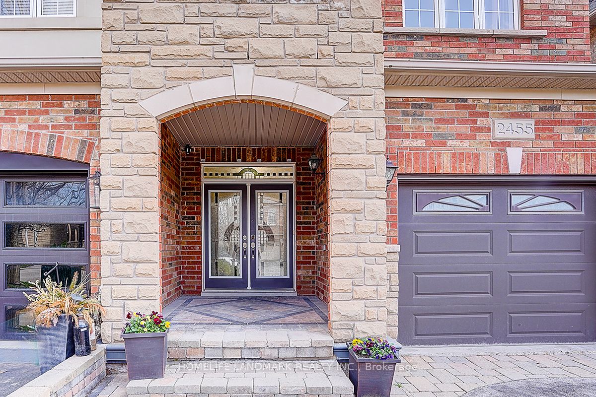 2455 Felhaber Crescent, Oakville, ON L6H 7N8 photo 2