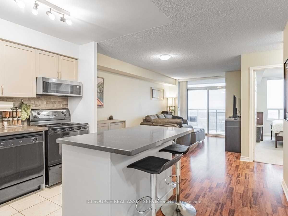 55 Strathaven Drive 1803, Mississauga, ON L5R 4G9 photo 2