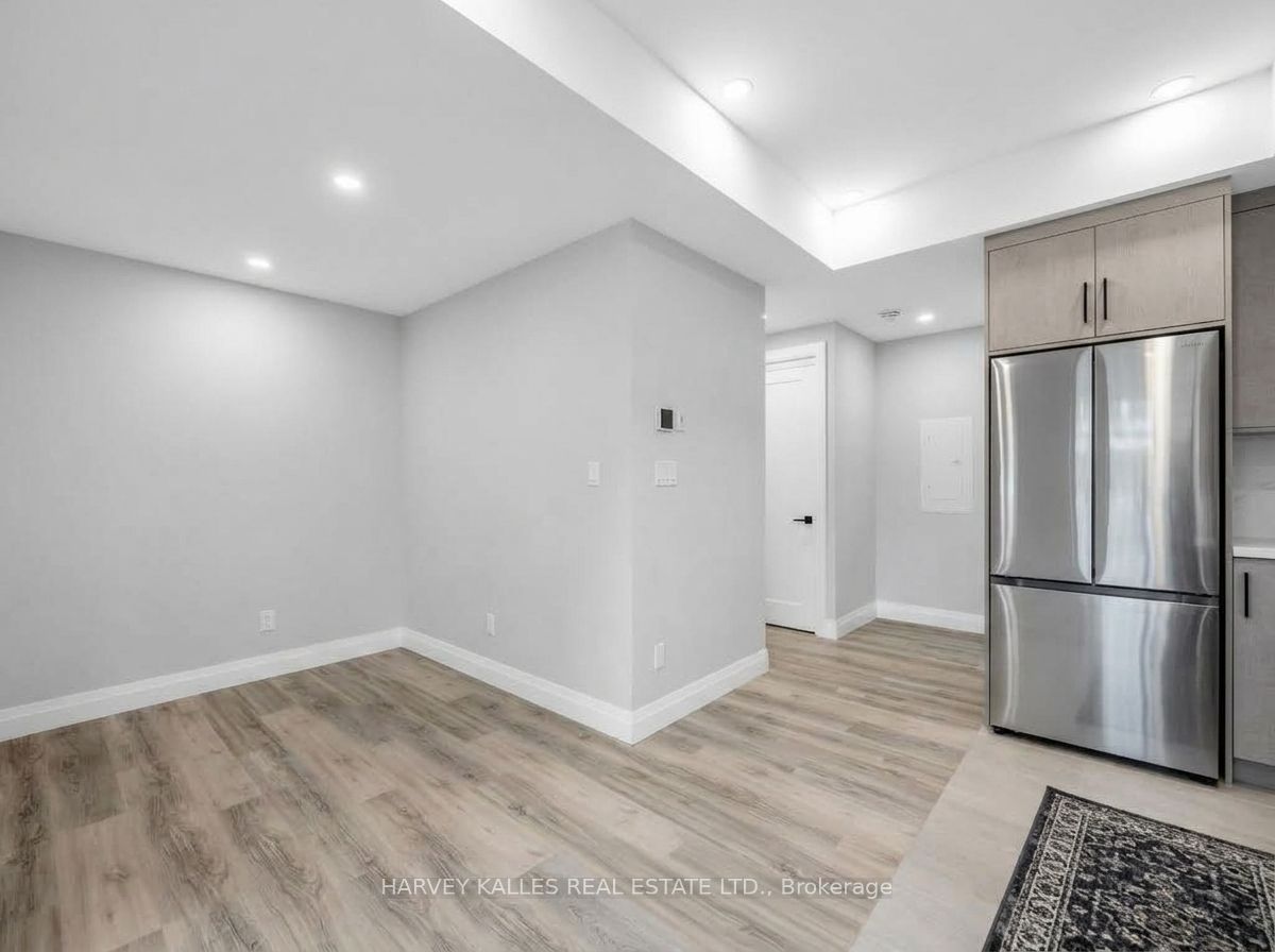 102 Shaver Avenue N 4, Toronto, ON M9B 4N7 photo 4