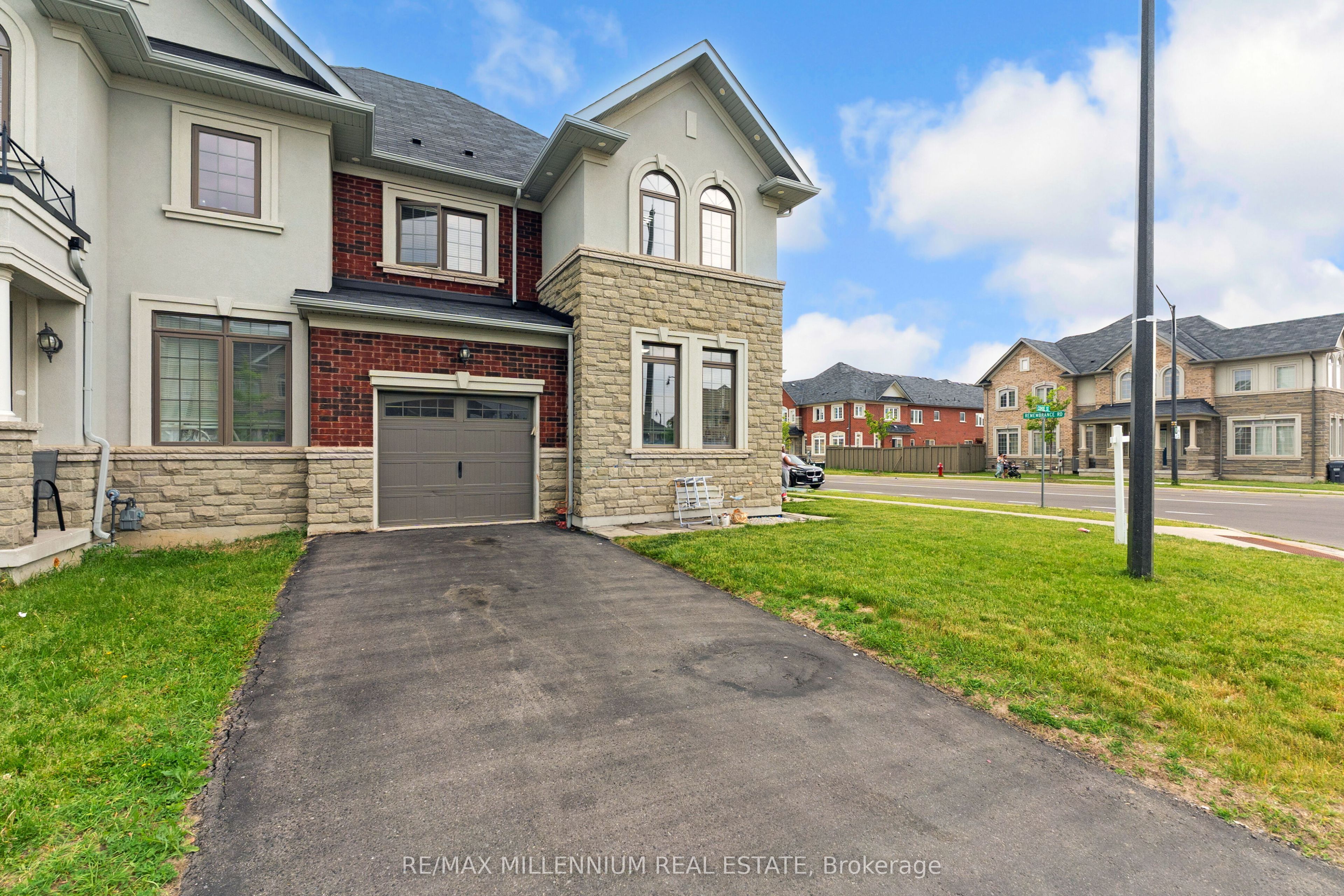 366 Remembrance Road, Brampton, ON L7A 0C3 photo 3
